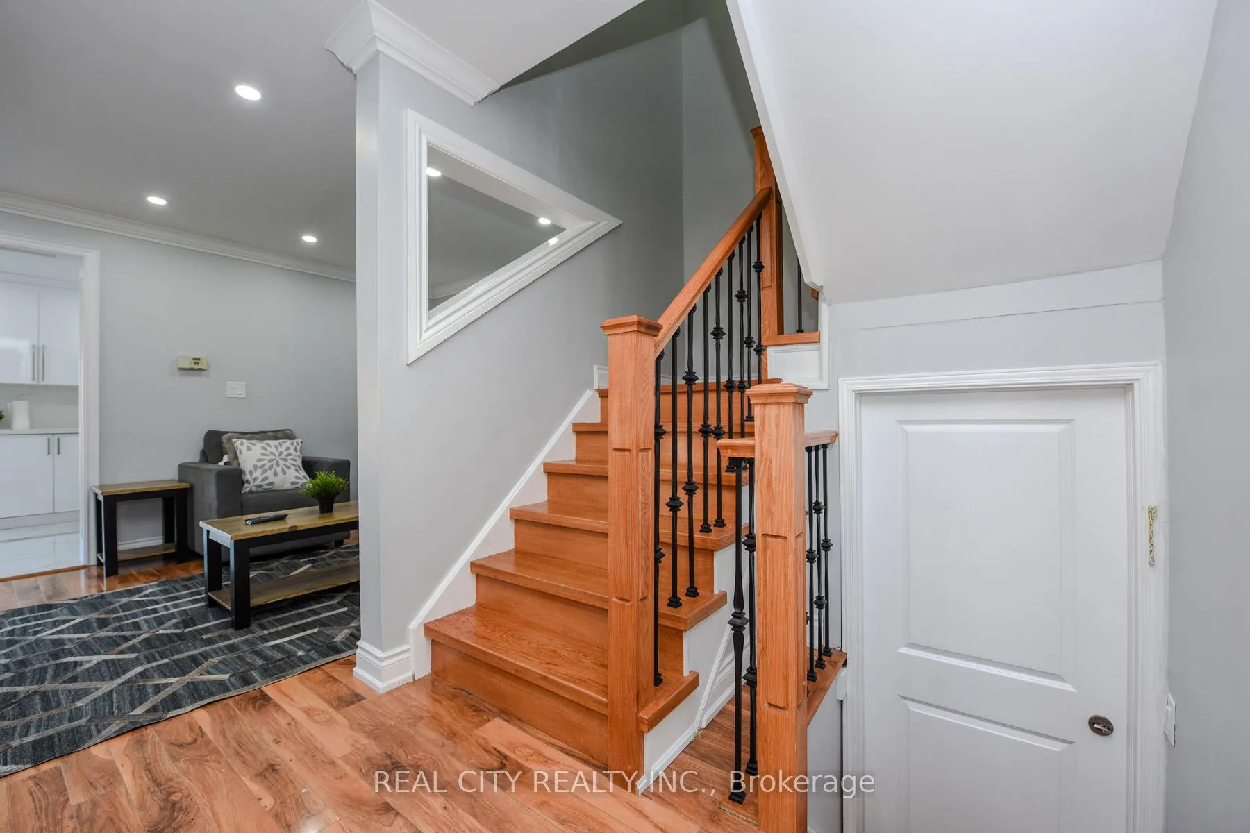 Photo 23 of 7020 Black Walnut Trail, Mississauga, Lisgar — HOMEH