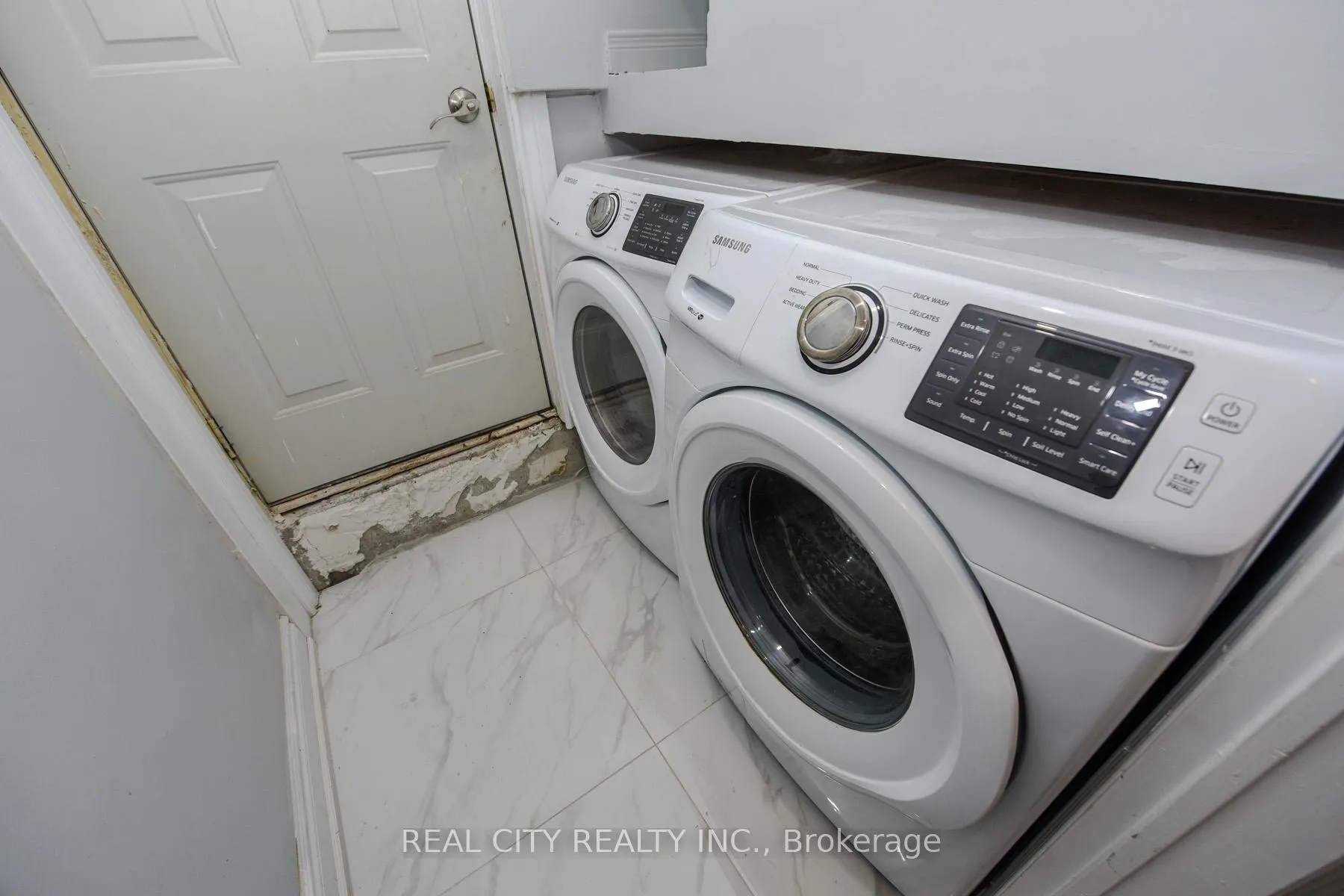 Photo 45 of 7020 Black Walnut Trail, Mississauga, Lisgar — HOMEH
