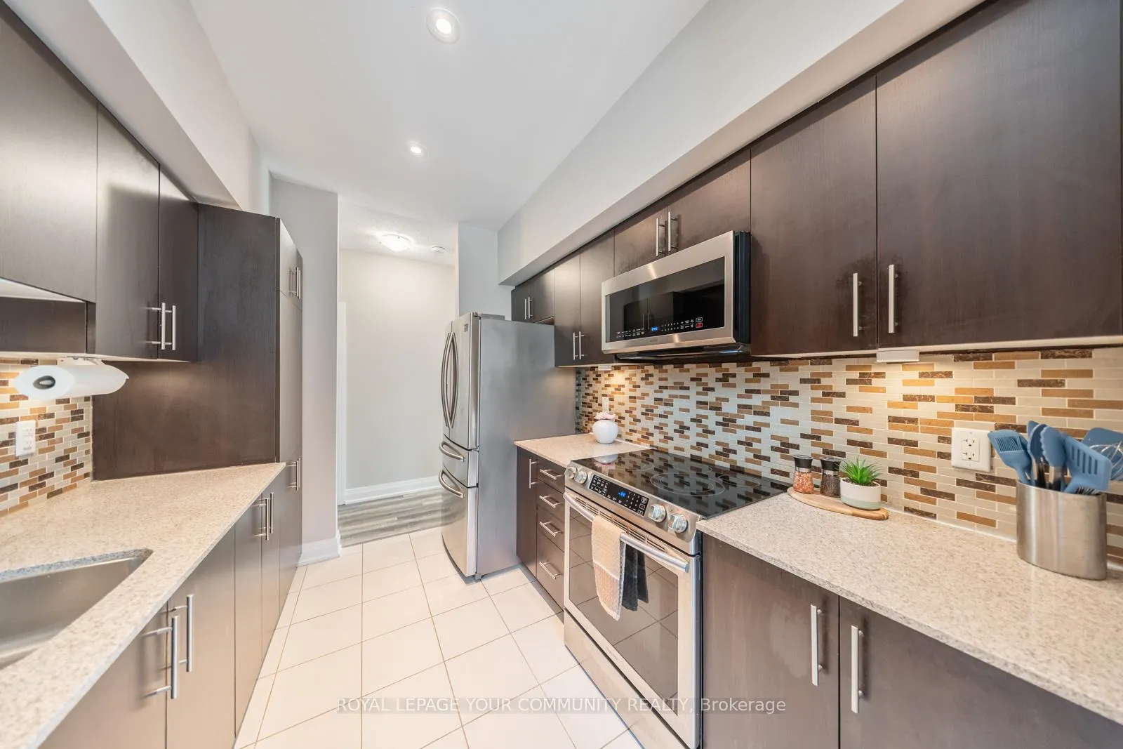 Photo 10 of Unit 113, 304 Essa Road, Barrie, Ardagh — HOMEH