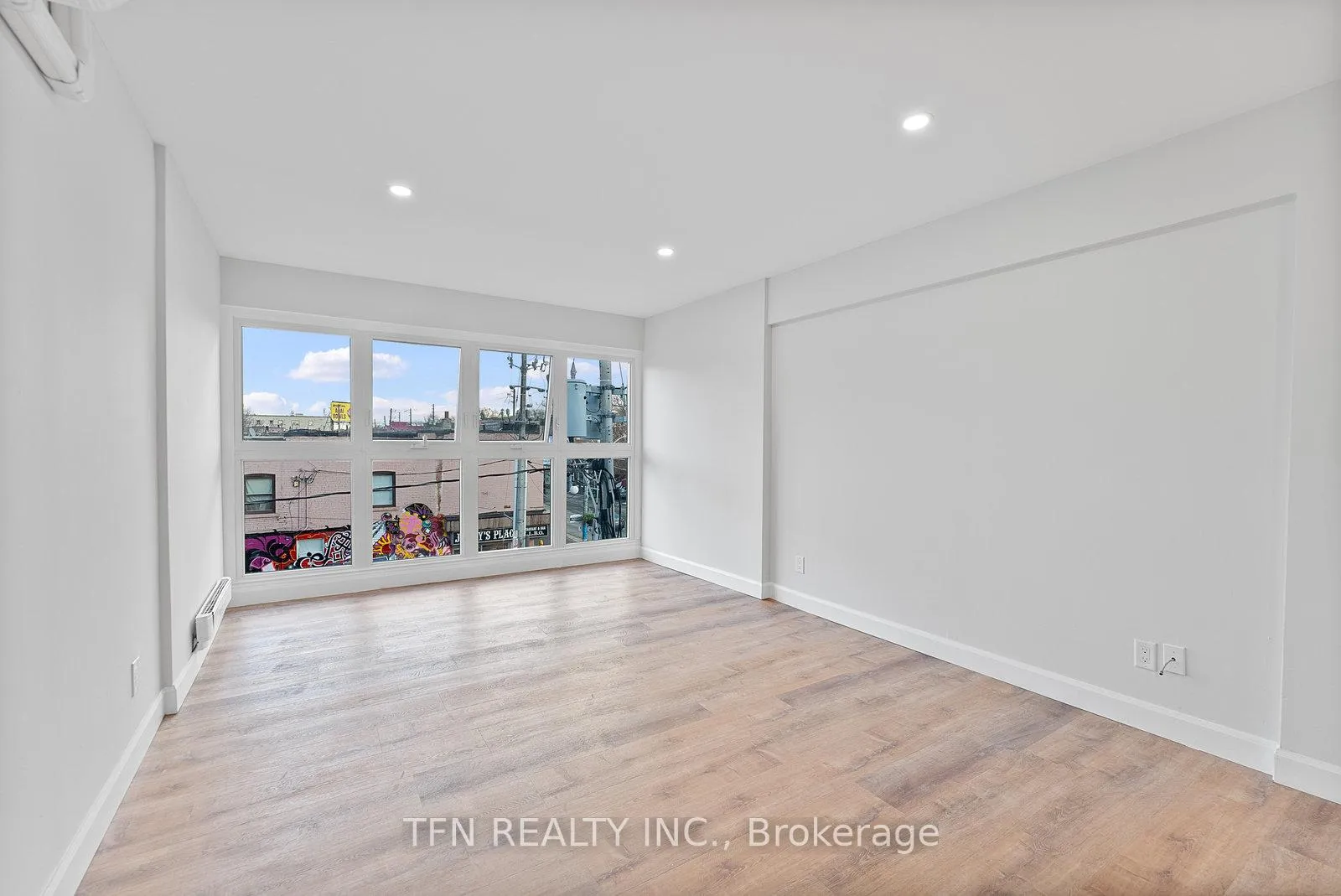 Photo 10 of Unit 302, 1328 Gerrard Street E, Toronto, Greenwood-Coxwell — HOMEH