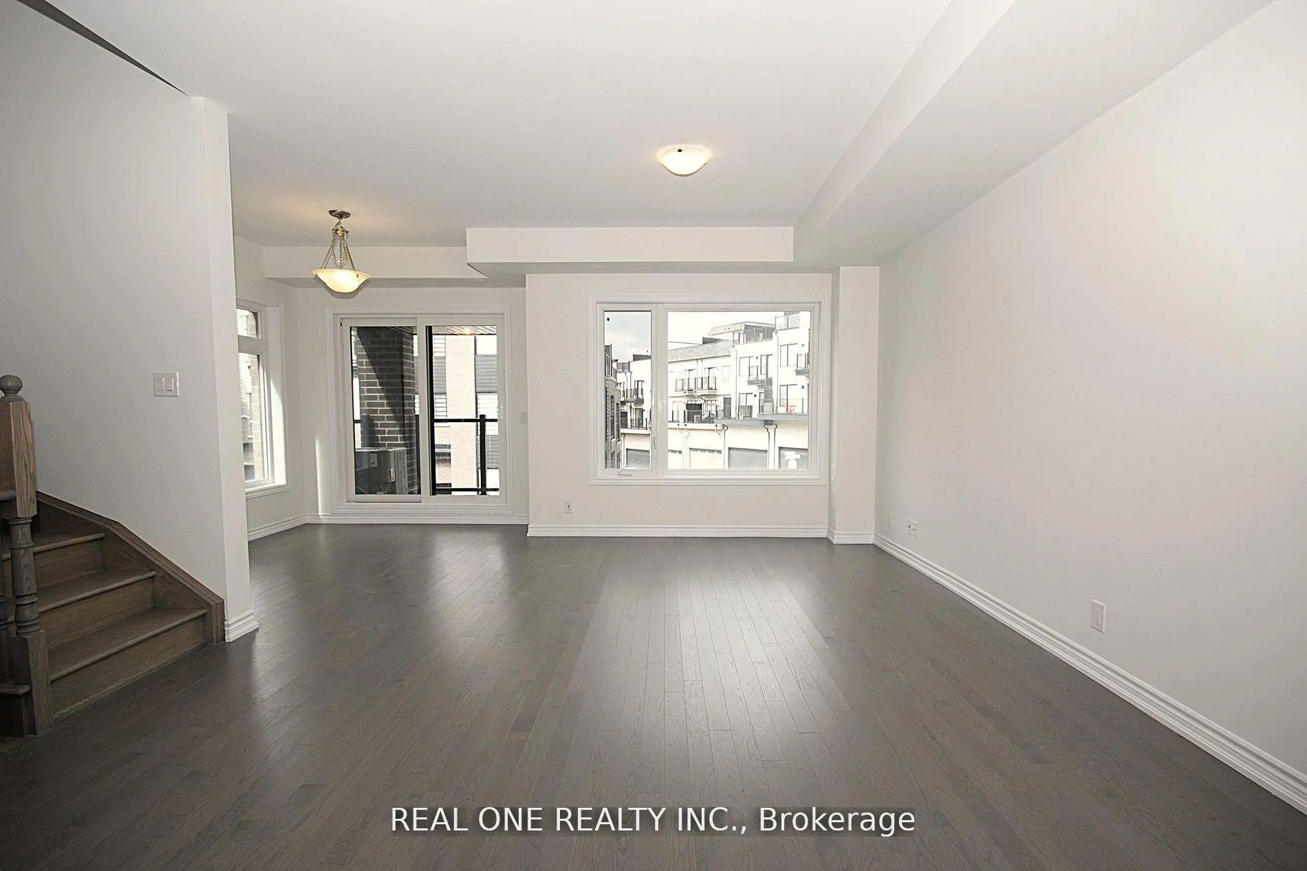 Photo 4 of 11 Gothenburg Lane, Markham, Angus Glen — HOMEH