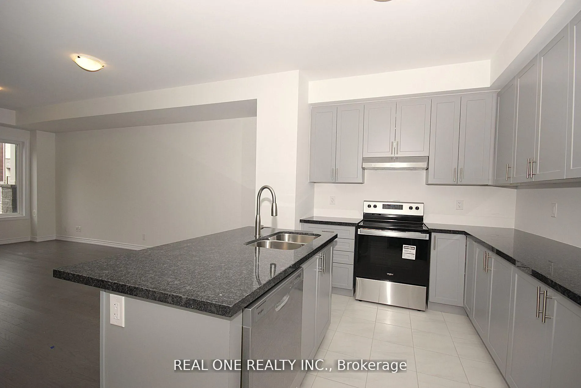 Photo 10 of 11 Gothenburg Lane, Markham, Angus Glen — HOMEH