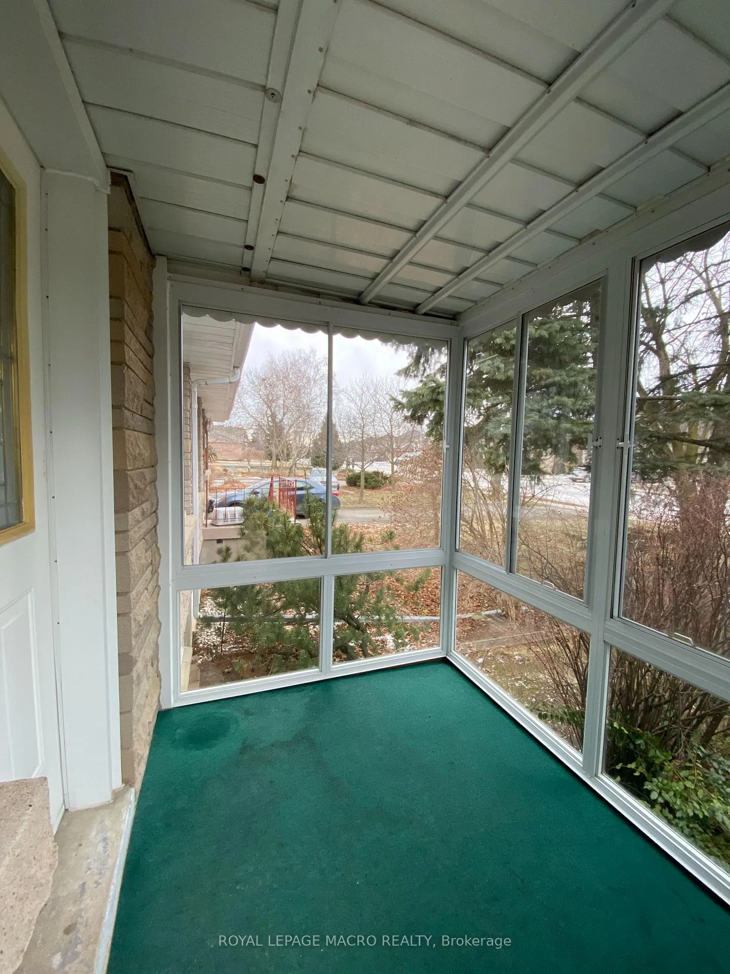 Photo 4 of 242 Highland Road W, Hamilton, Binbrook — HOMEH