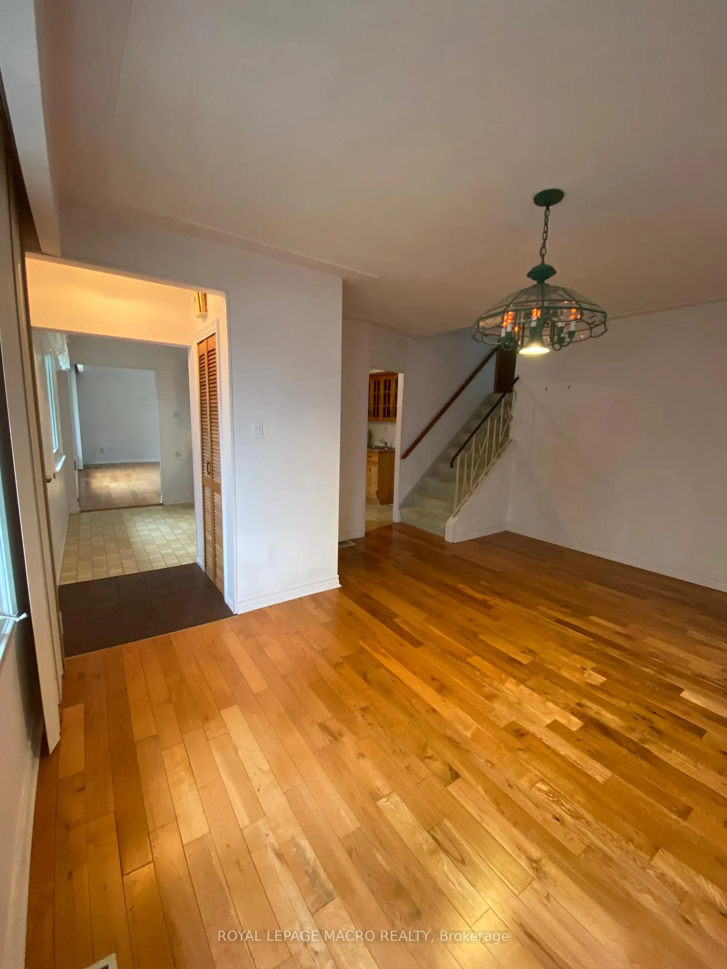Photo 10 of 242 Highland Road W, Hamilton, Binbrook — HOMEH