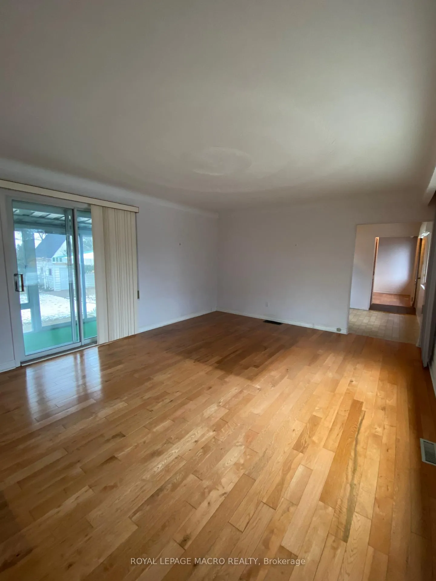 Photo 12 of 242 Highland Road W, Hamilton, Binbrook — HOMEH