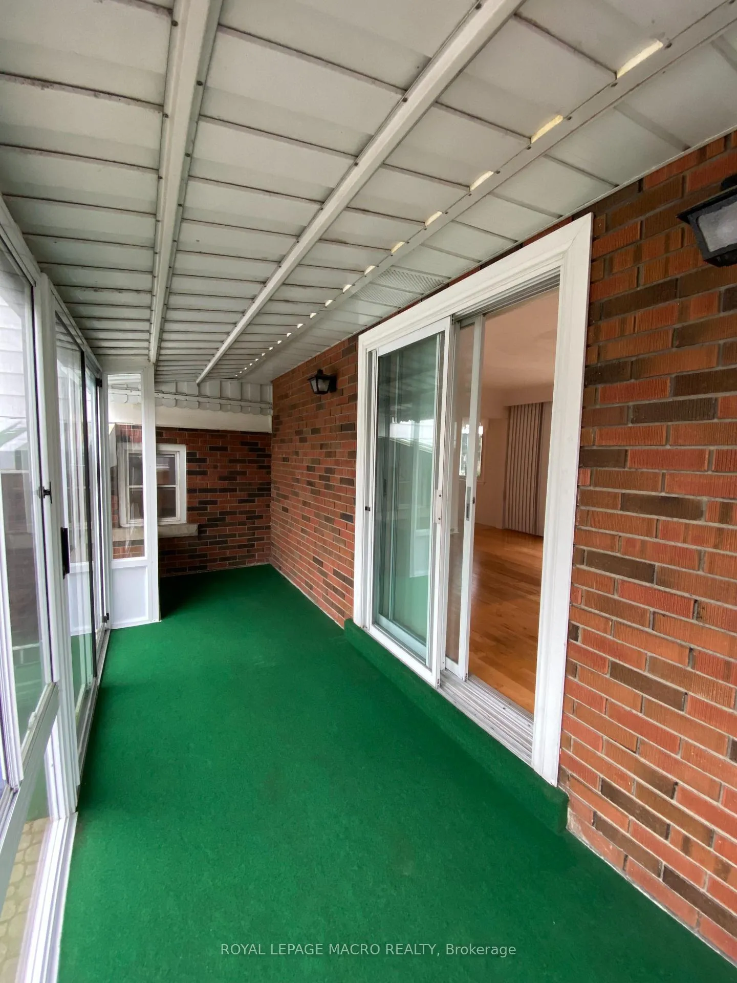 Photo 13 of 242 Highland Road W, Hamilton, Binbrook — HOMEH