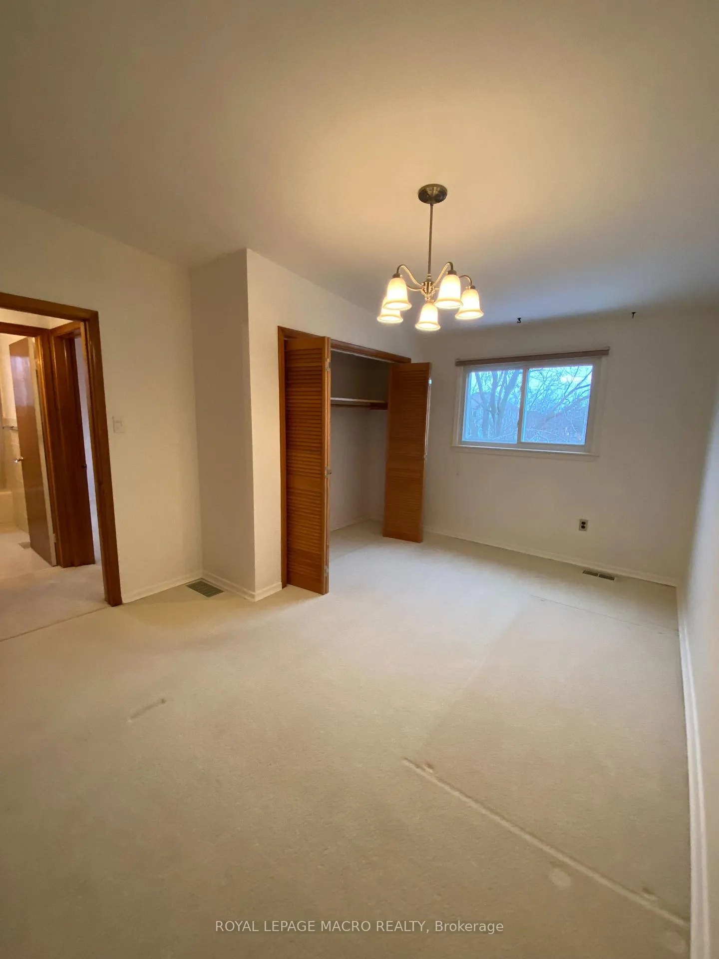 Photo 15 of 242 Highland Road W, Hamilton, Binbrook — HOMEH