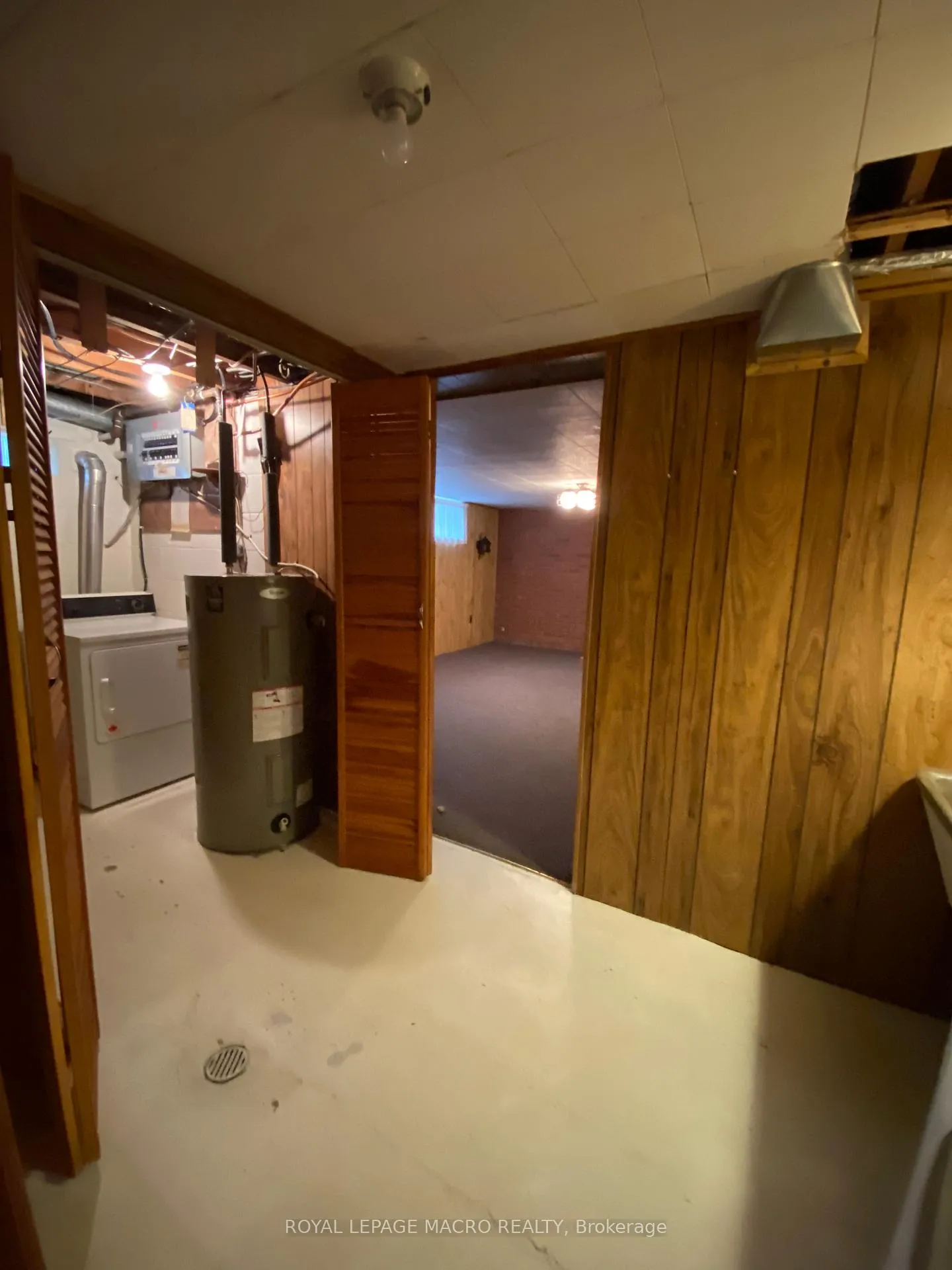 Photo 26 of 242 Highland Road W, Hamilton, Binbrook — HOMEH