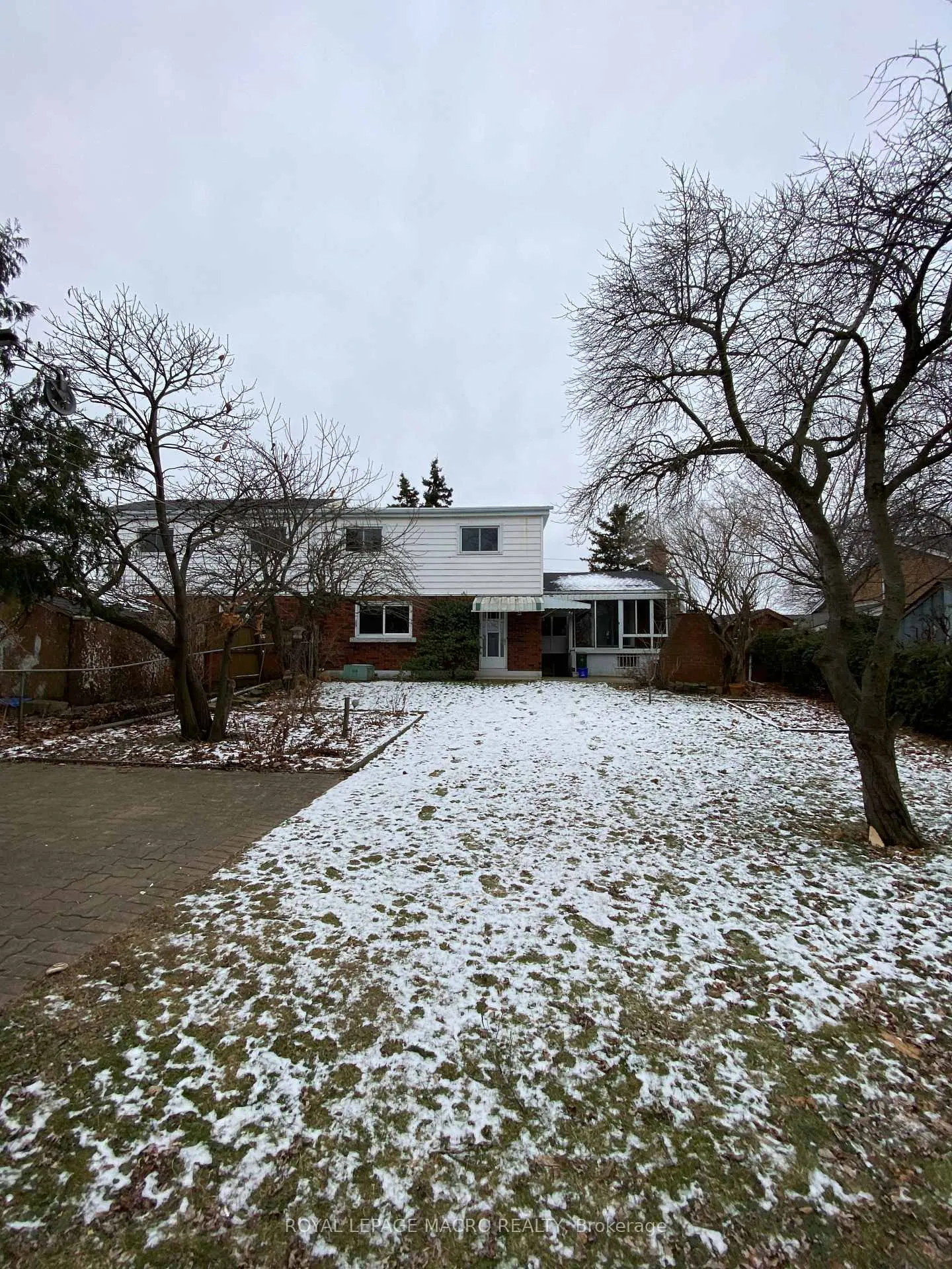 Photo 32 of 242 Highland Road W, Hamilton, Binbrook — HOMEH