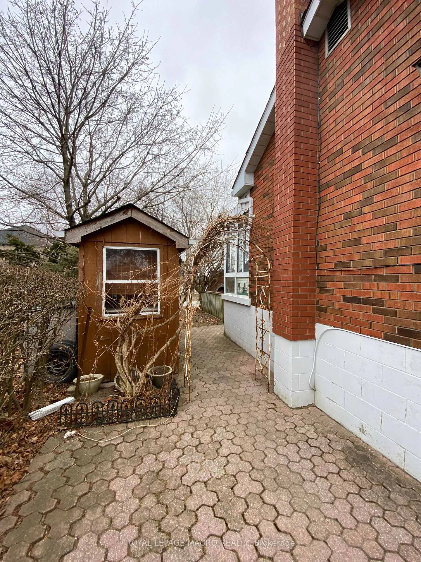 Photo 33 of 242 Highland Road W, Hamilton, Binbrook — HOMEH