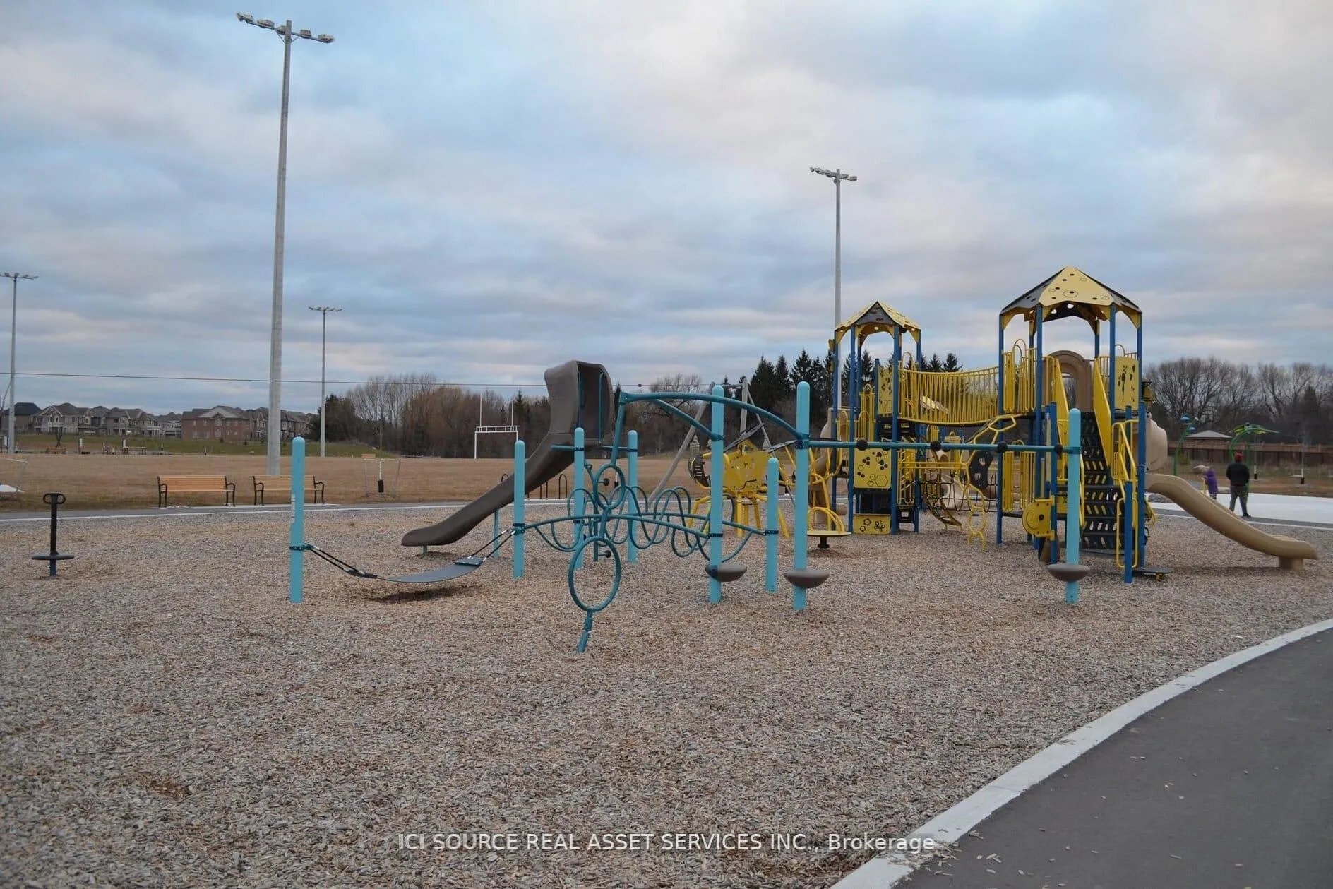 Photo 11 of 2 Bluegill Crescent, Whitby, Rural Whitby — HOMEH