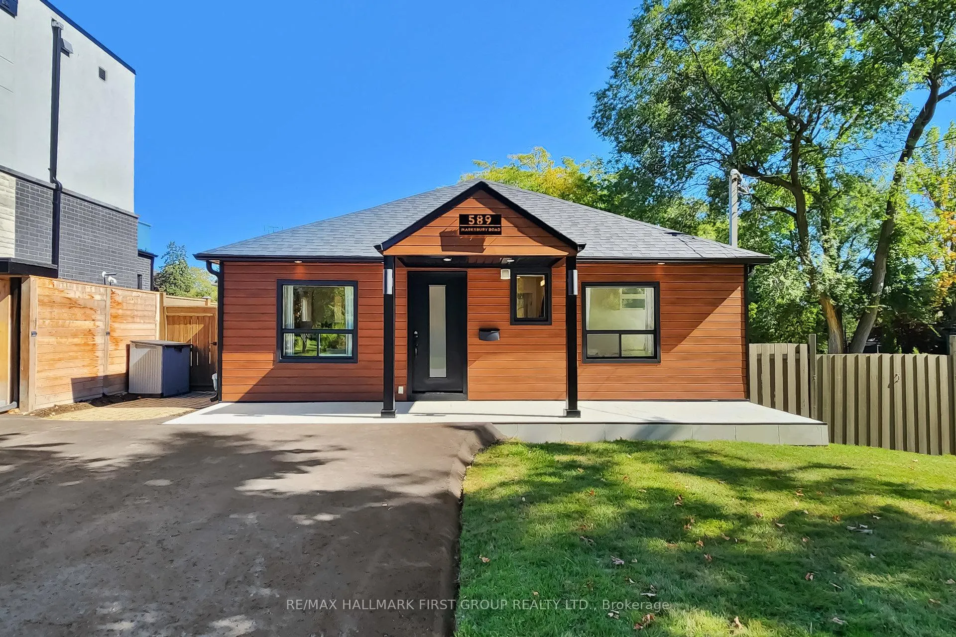 Photo 2 of 589 Marksbury Road, Pickering, West Shore — HOMEH