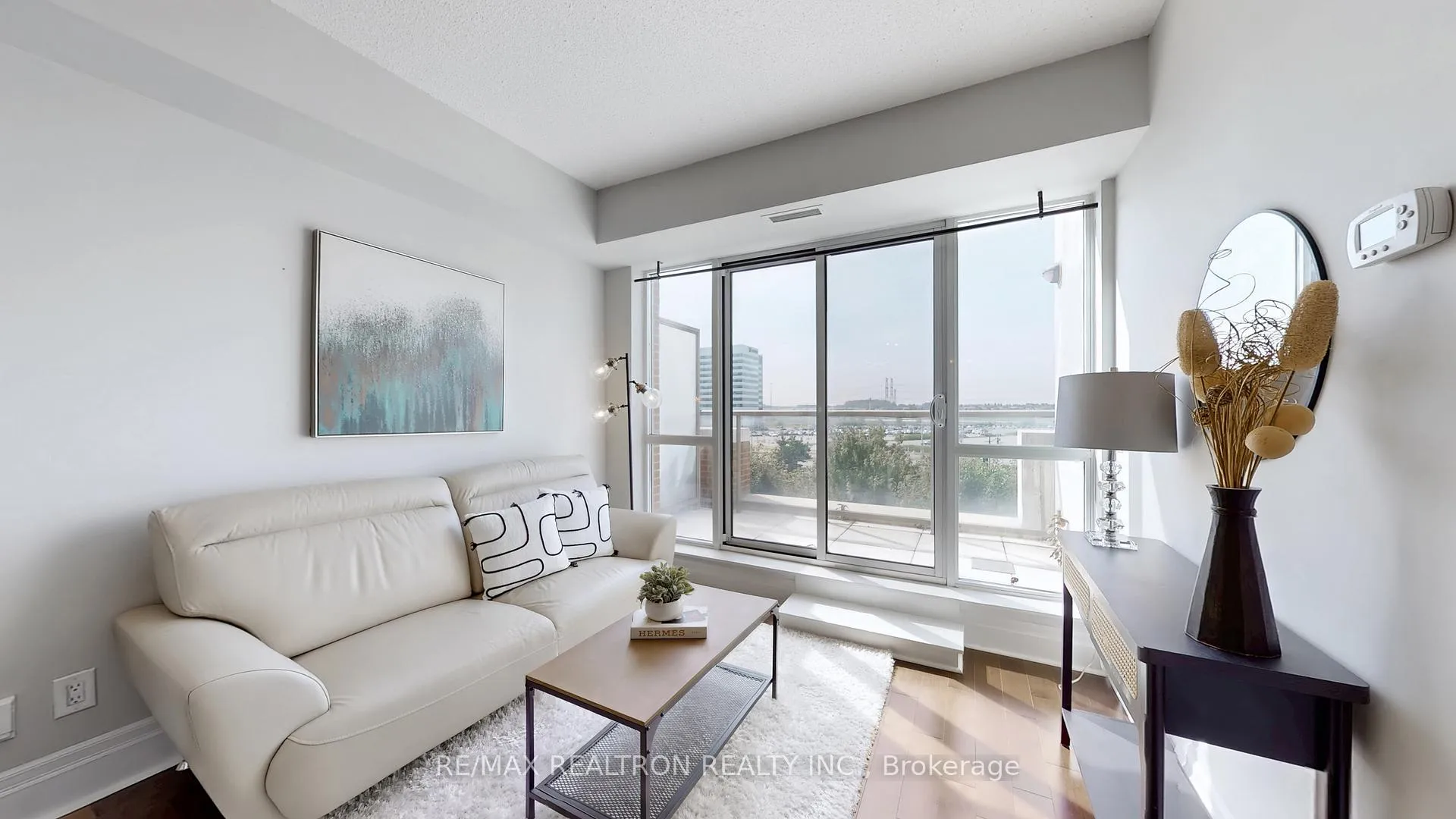 Photo 2 of Unit 413, 39 Upper Duke Crescent, Markham, Unionville — HOMEH