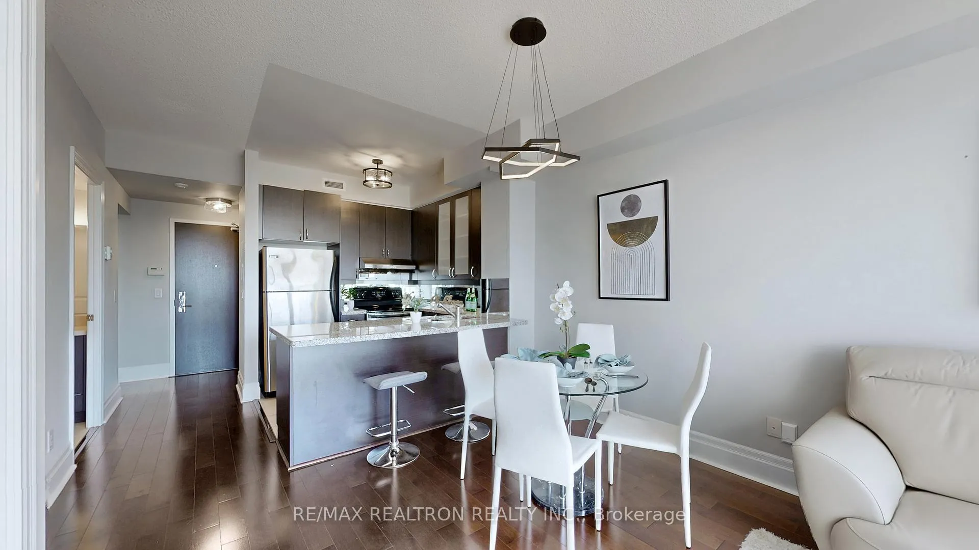 Photo 5 of Unit 413, 39 Upper Duke Crescent, Markham, Unionville — HOMEH
