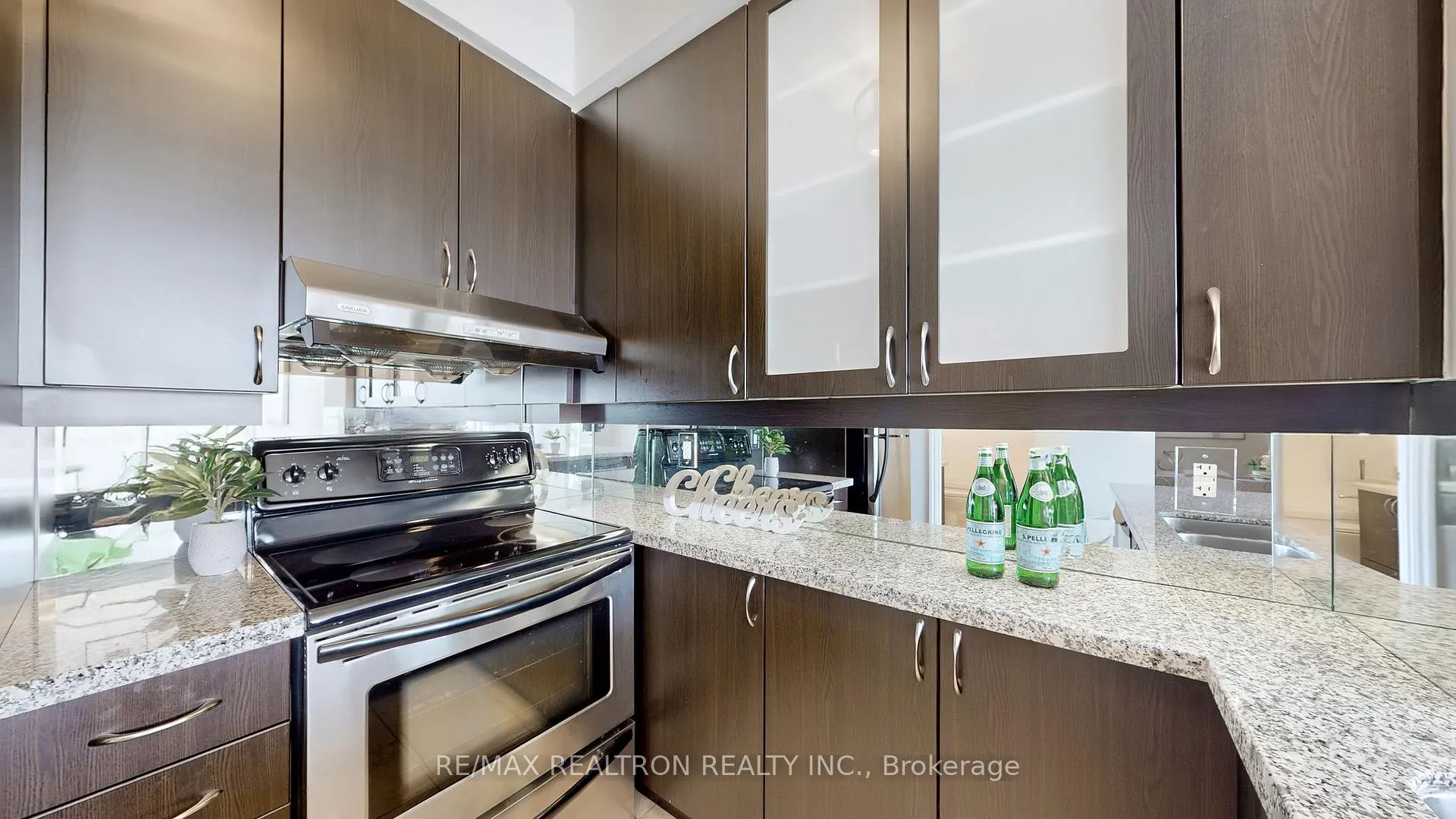 Photo 7 of Unit 413, 39 Upper Duke Crescent, Markham, Unionville — HOMEH