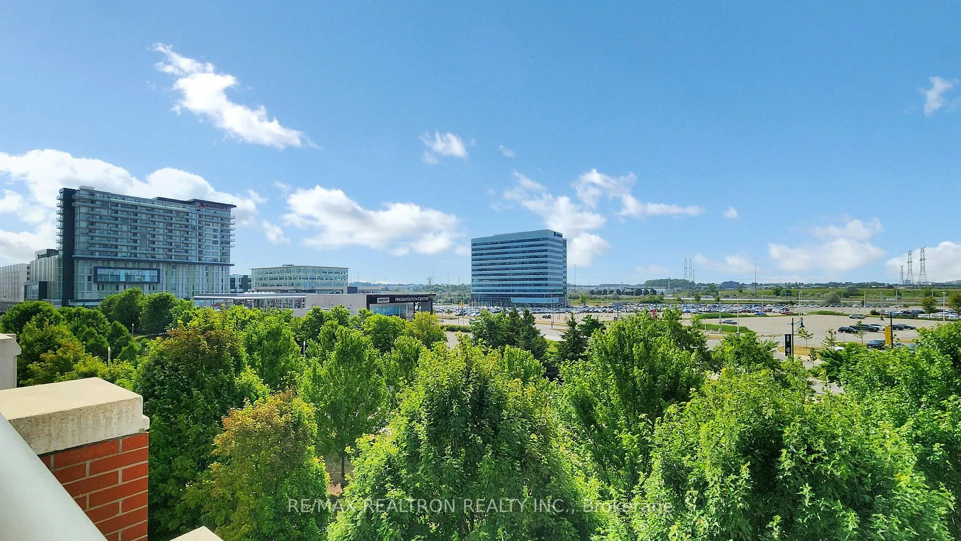 Photo 16 of Unit 413, 39 Upper Duke Crescent, Markham, Unionville — HOMEH