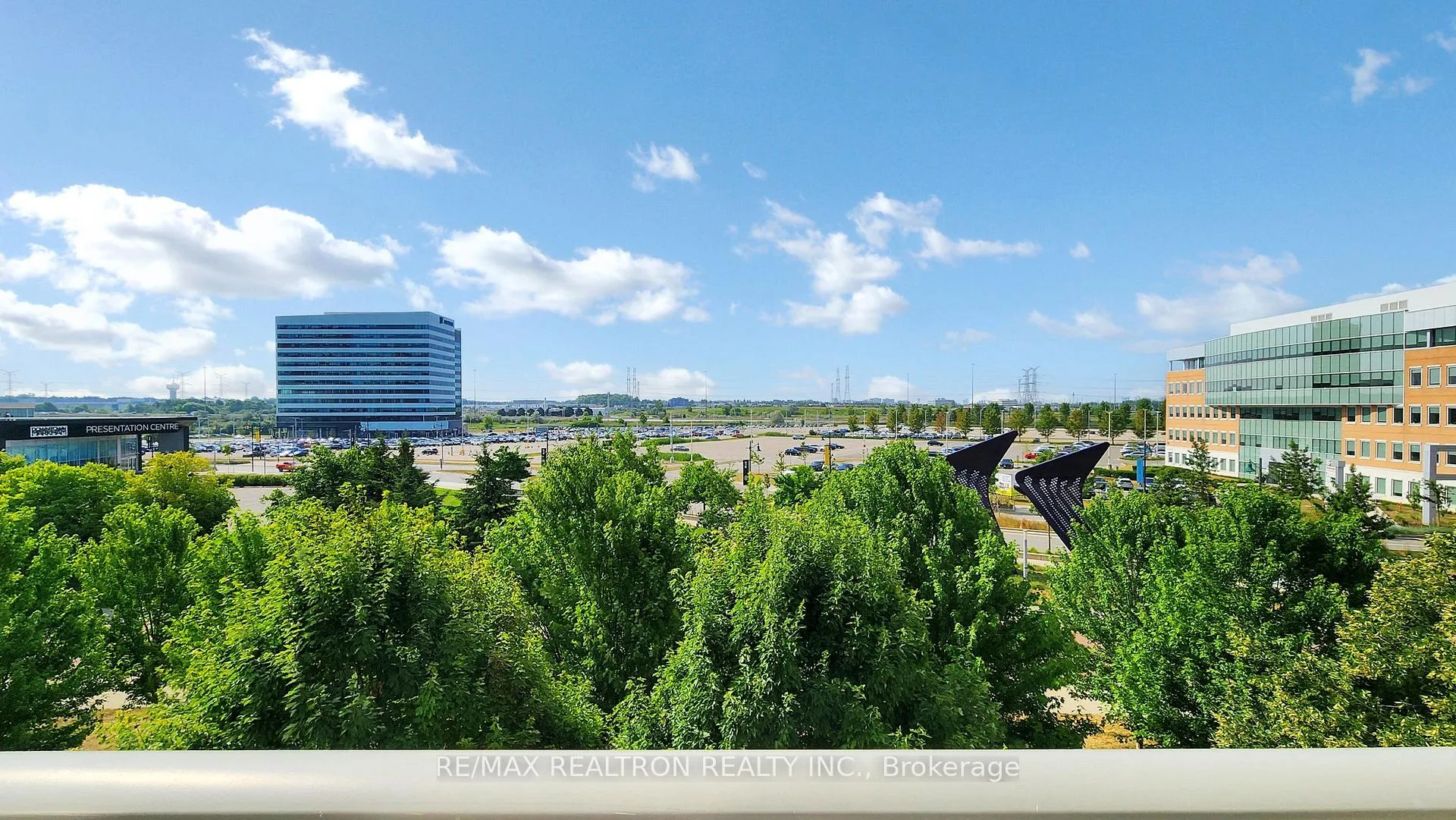 Photo 17 of Unit 413, 39 Upper Duke Crescent, Markham, Unionville — HOMEH