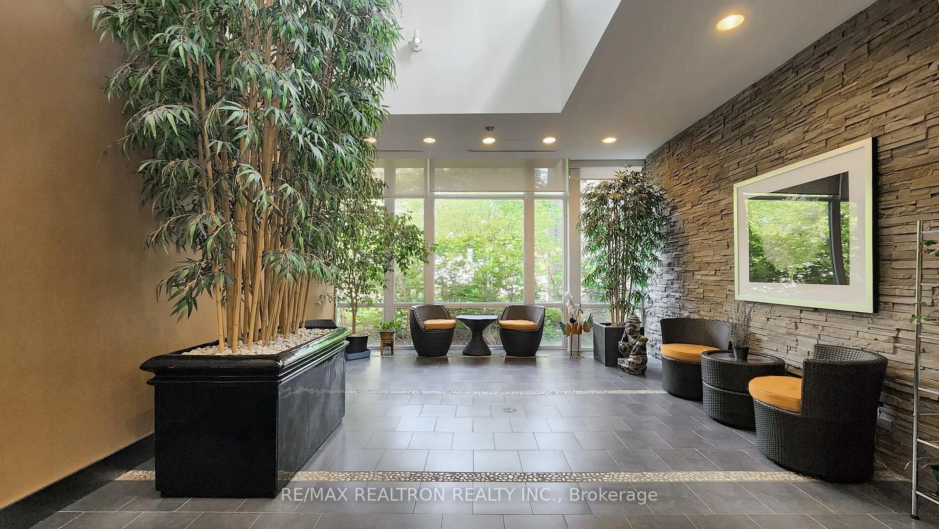Photo 28 of Unit 413, 39 Upper Duke Crescent, Markham, Unionville — HOMEH