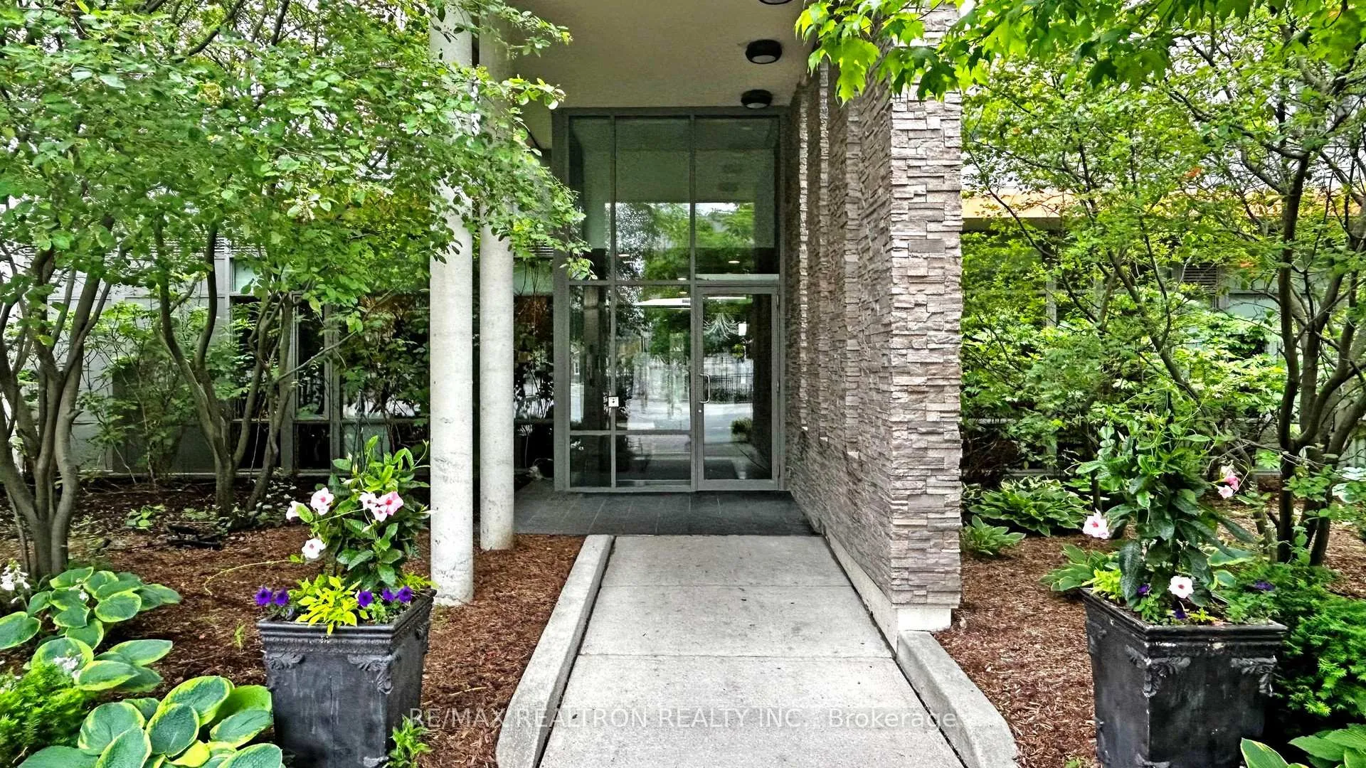 Photo 32 of Unit 413, 39 Upper Duke Crescent, Markham, Unionville — HOMEH