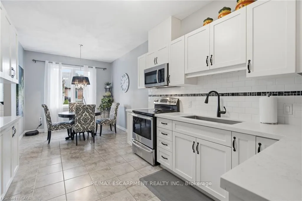 Photo 11 of 4 Hillgartner Lane, Hamilton, Binbrook — HOMEH