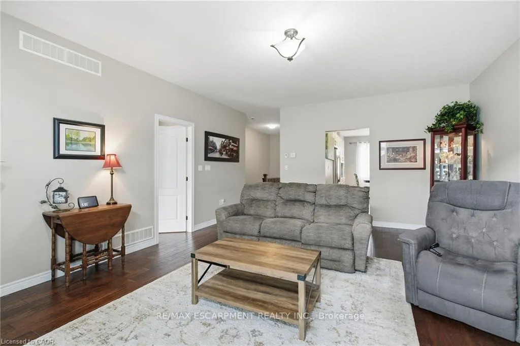 Photo 16 of 4 Hillgartner Lane, Hamilton, Binbrook — HOMEH