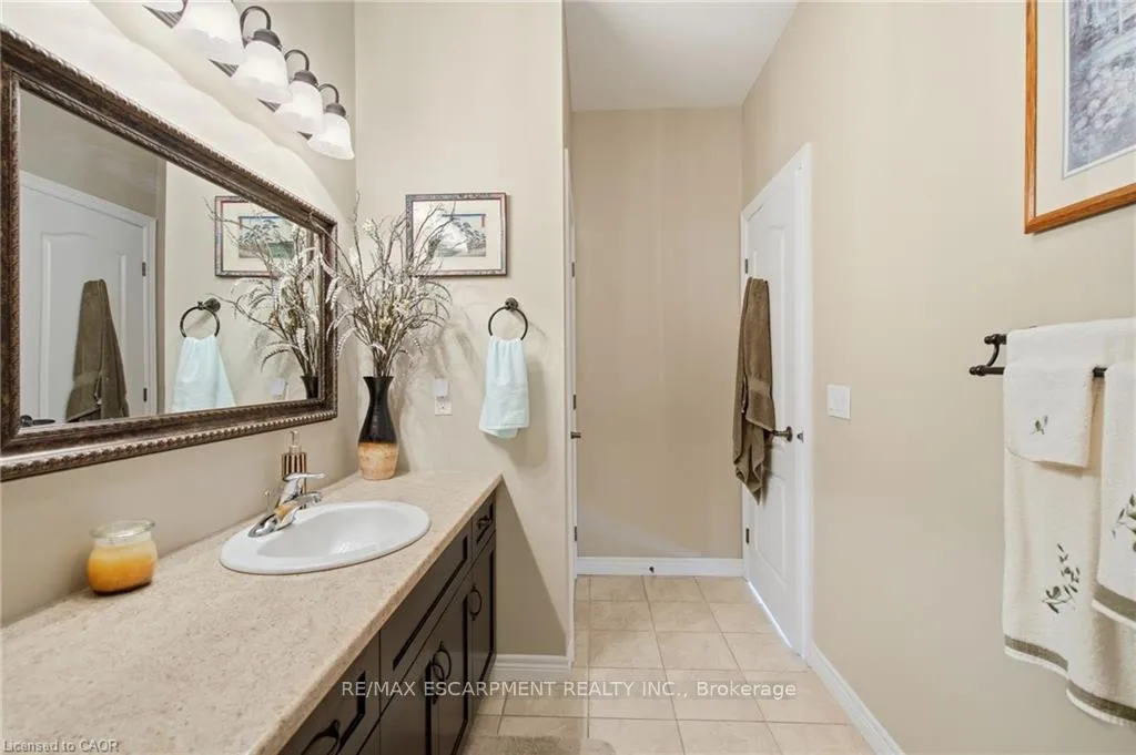 Photo 21 of 4 Hillgartner Lane, Hamilton, Binbrook — HOMEH