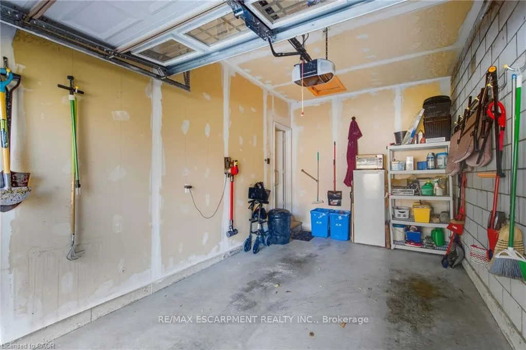 Photo 32 of 4 Hillgartner Lane, Hamilton, Binbrook — HOMEH