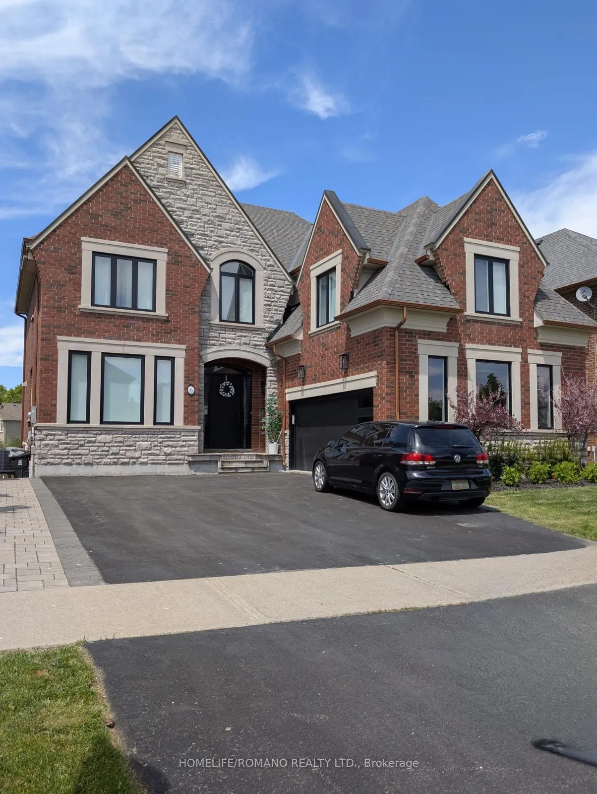 Front of Unit Bsmt, 6 Bluff Avenue