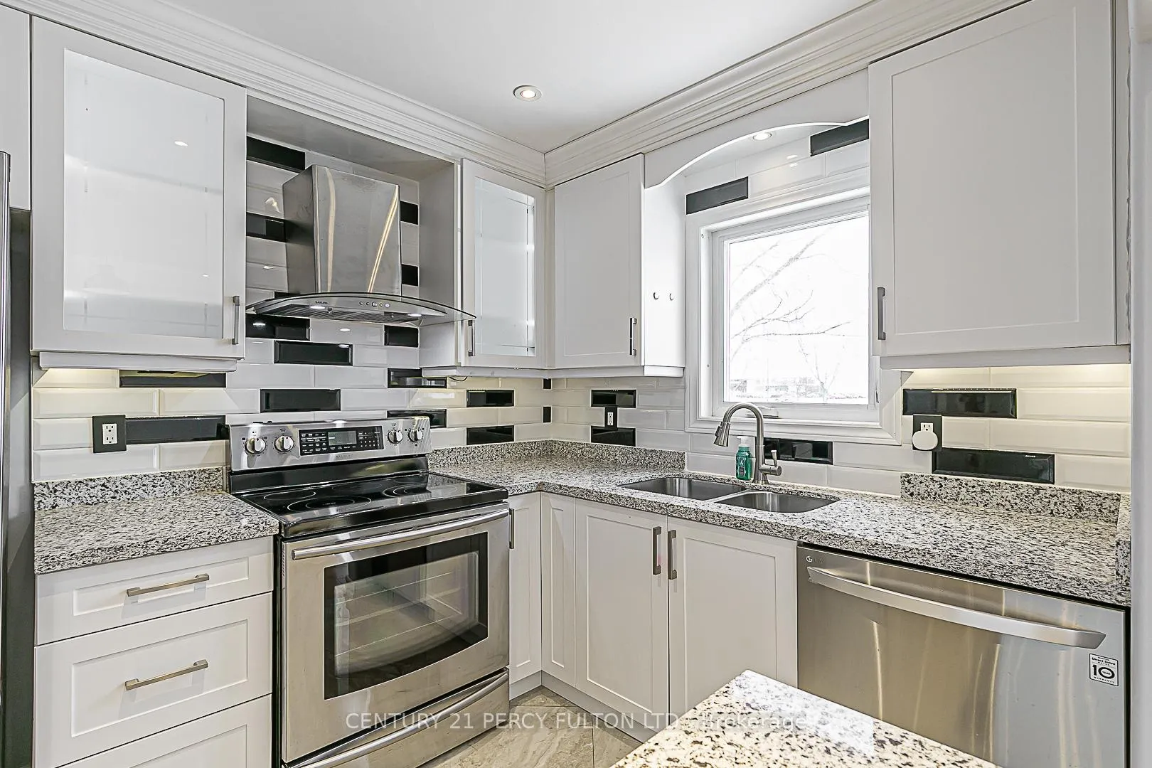 Photo 14 of 53 Miley Drive, Markham, Markville — HOMEH