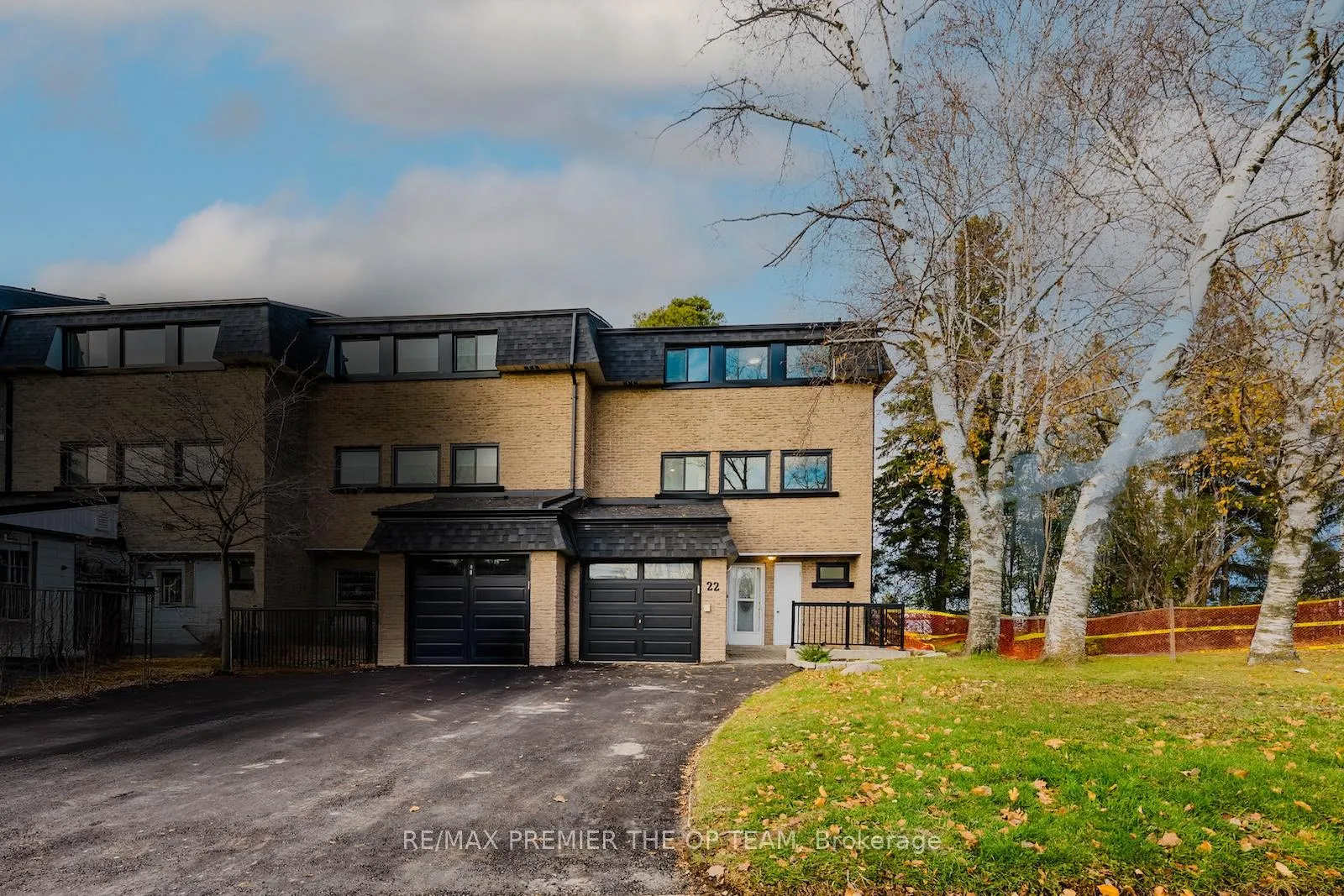 Photo 1 of 22 Henderson Drive, Aurora, Aurora Highlands — HOMEH