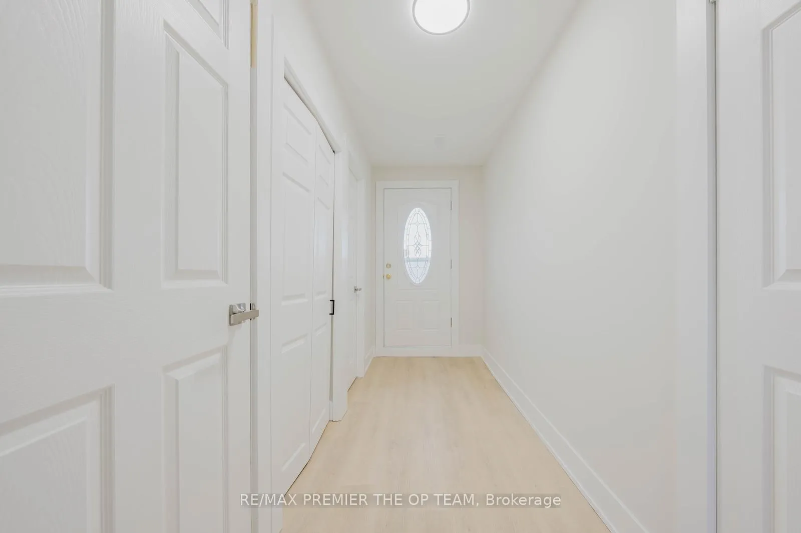 Photo 5 of 22 Henderson Drive, Aurora, Aurora Highlands — HOMEH