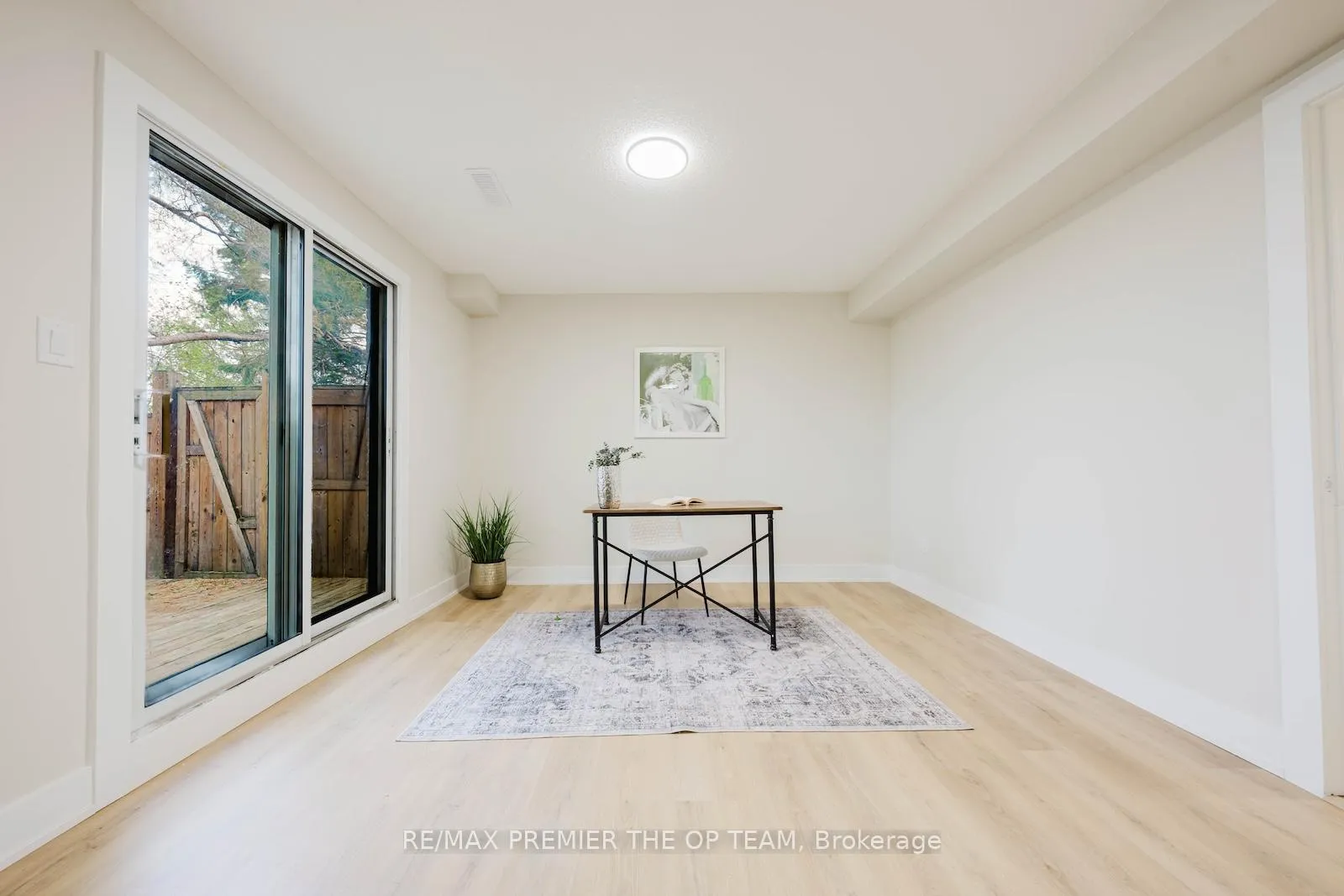 Photo 9 of 22 Henderson Drive, Aurora, Aurora Highlands — HOMEH