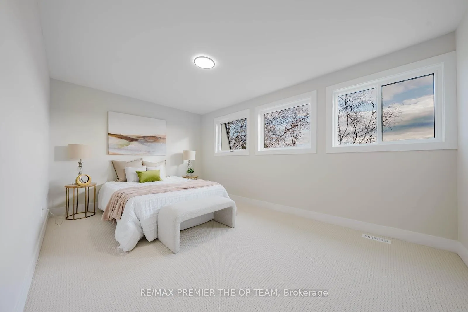 Photo 18 of 22 Henderson Drive, Aurora, Aurora Highlands — HOMEH