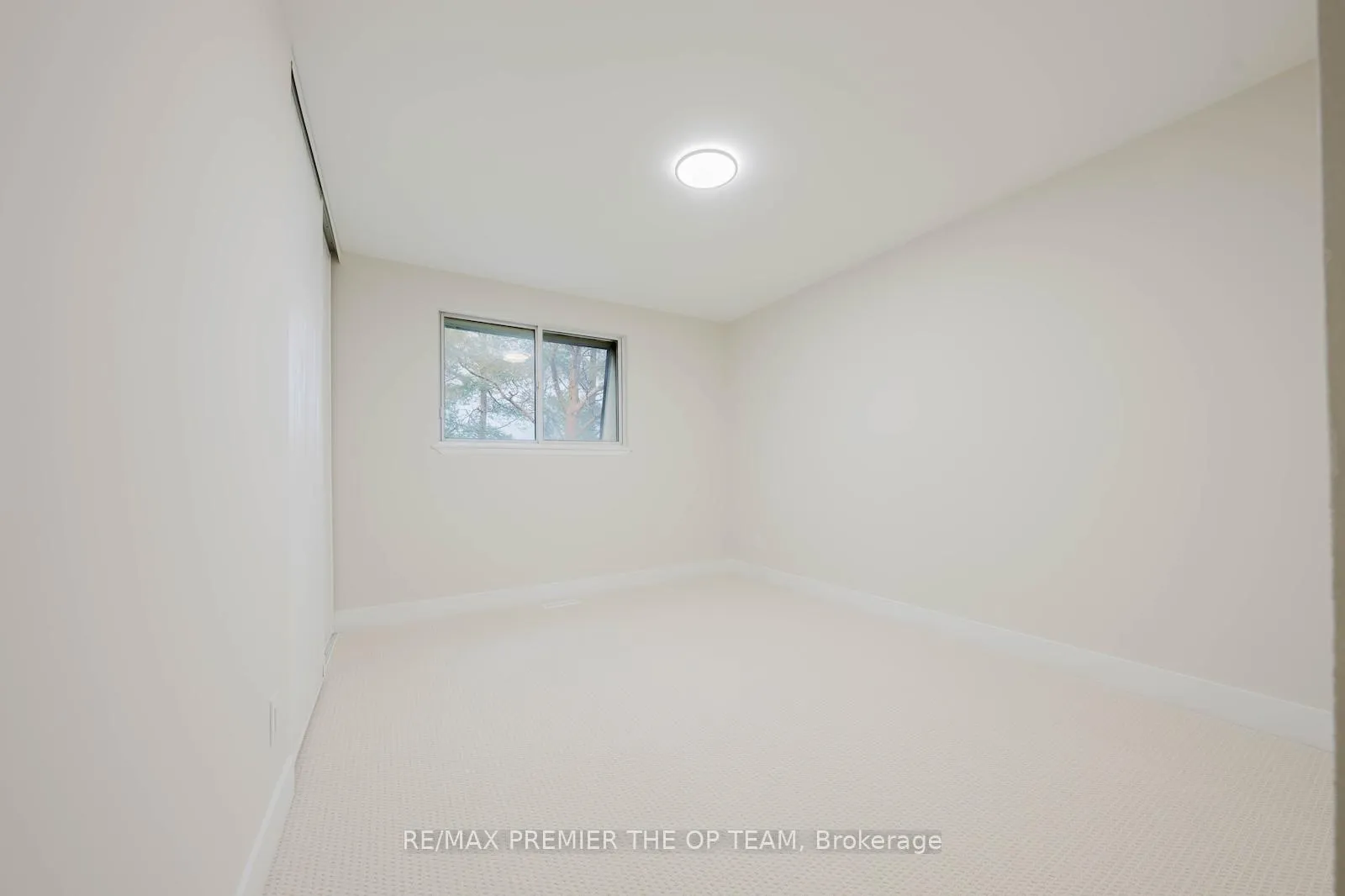 Photo 23 of 22 Henderson Drive, Aurora, Aurora Highlands — HOMEH