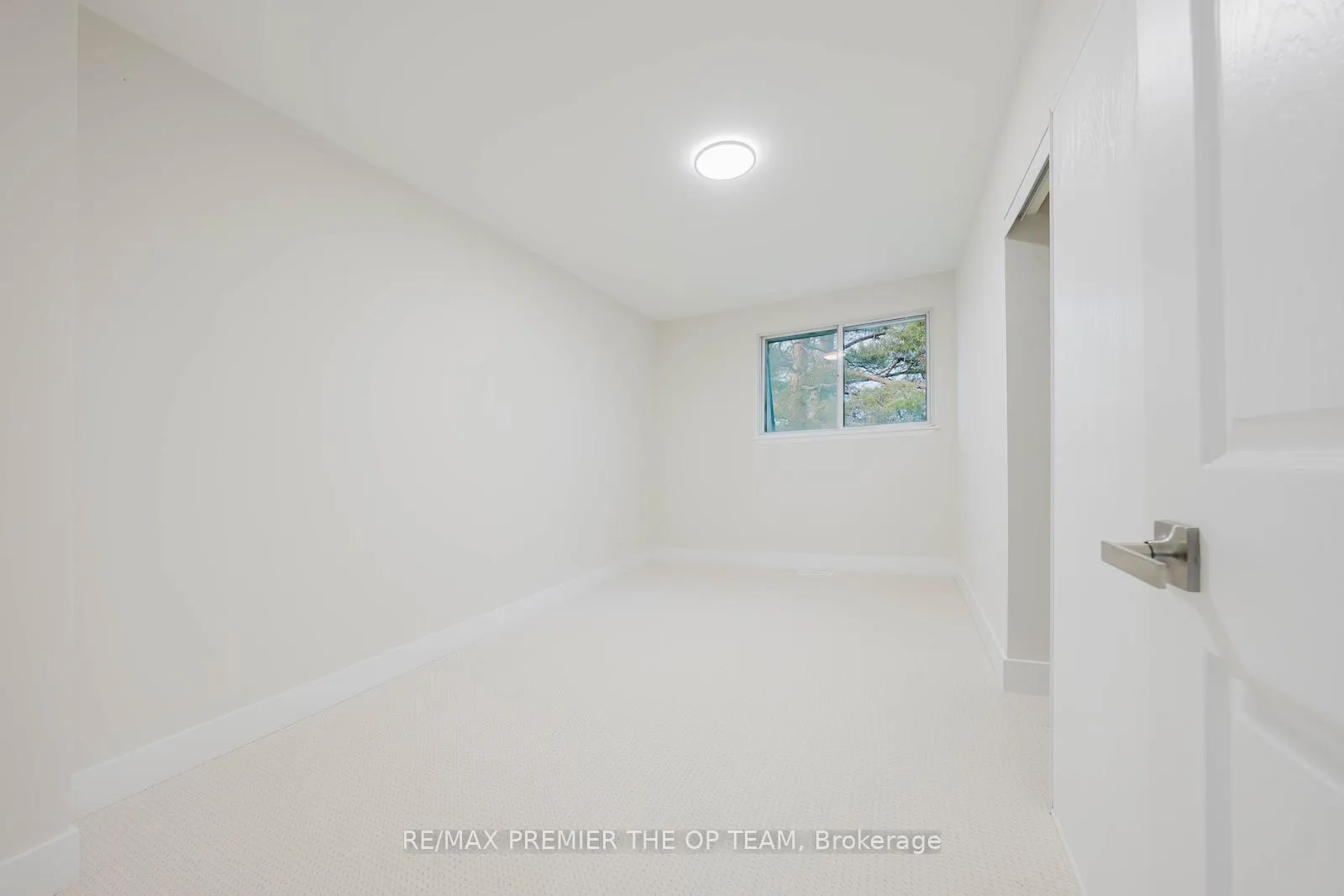 Photo 25 of 22 Henderson Drive, Aurora, Aurora Highlands — HOMEH