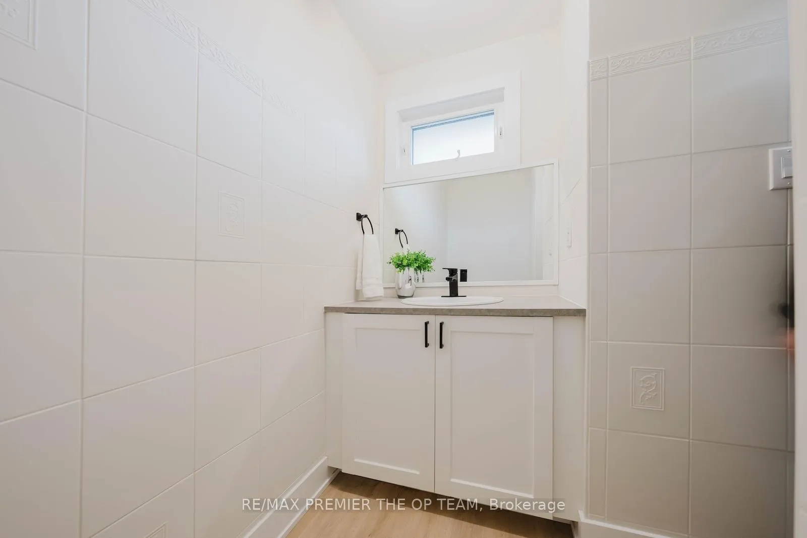 Photo 37 of 22 Henderson Drive, Aurora, Aurora Highlands — HOMEH