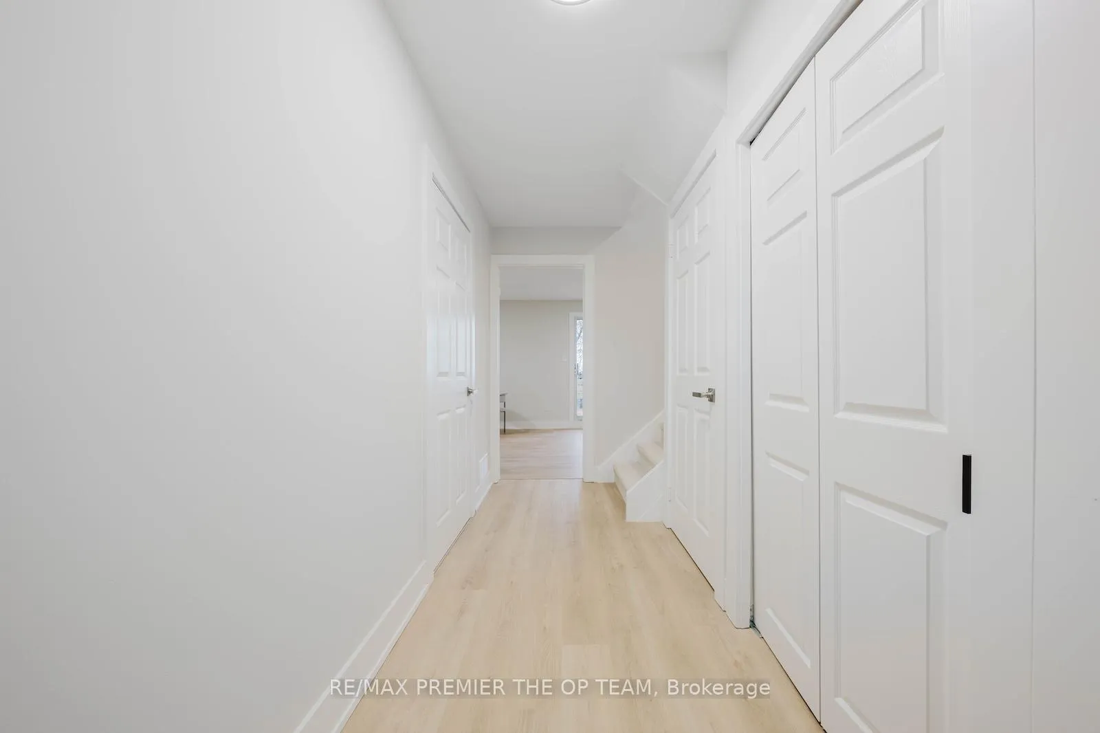 Photo 40 of 22 Henderson Drive, Aurora, Aurora Highlands — HOMEH