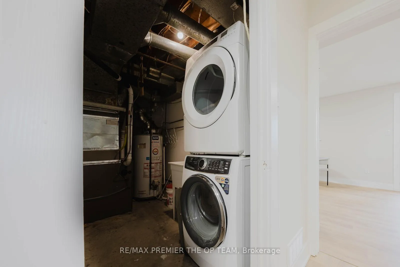 Photo 41 of 22 Henderson Drive, Aurora, Aurora Highlands — HOMEH
