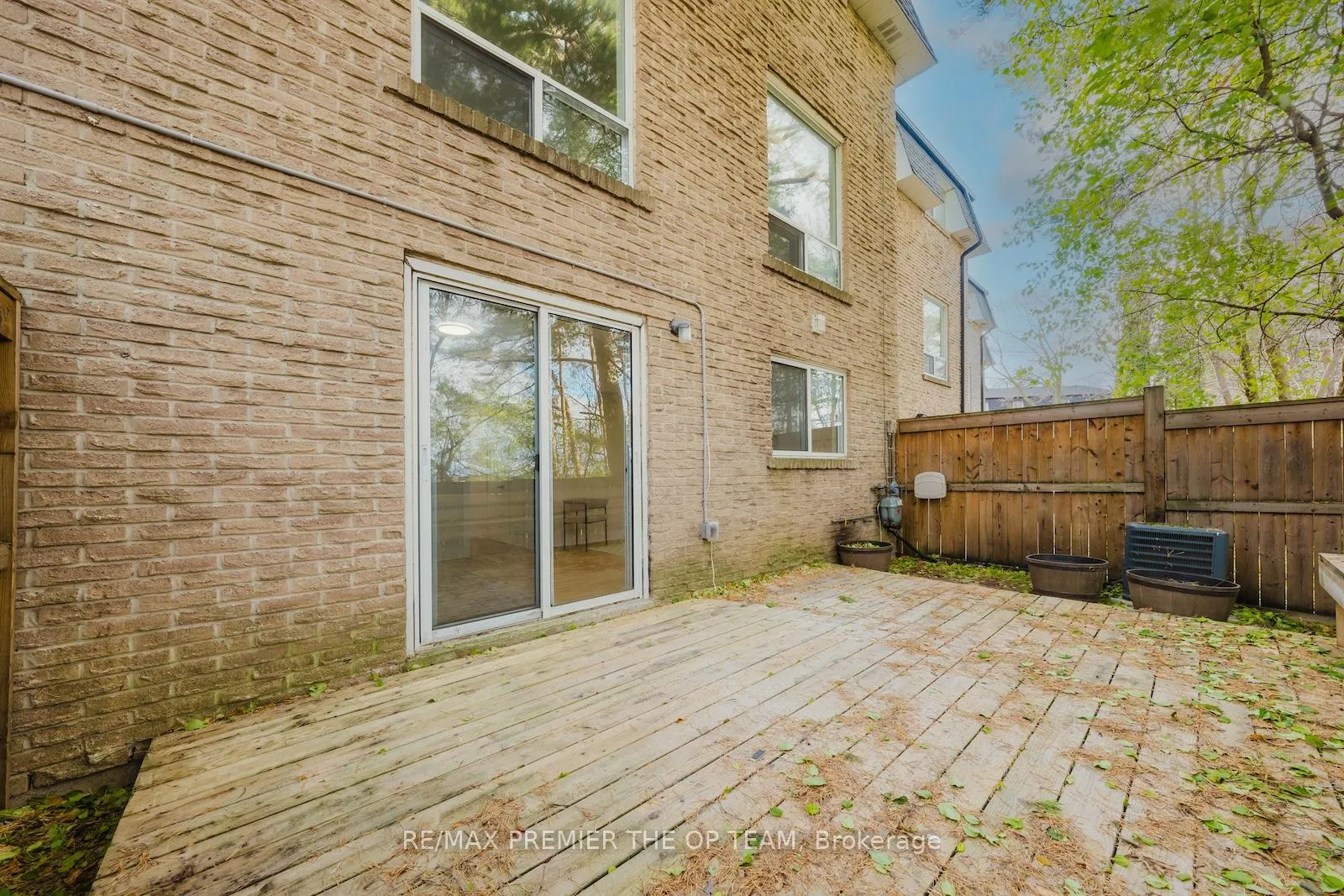 Photo 42 of 22 Henderson Drive, Aurora, Aurora Highlands — HOMEH