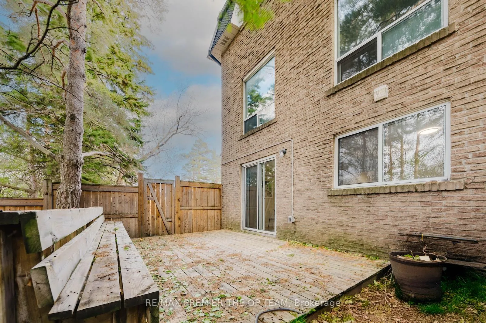 Photo 45 of 22 Henderson Drive, Aurora, Aurora Highlands — HOMEH