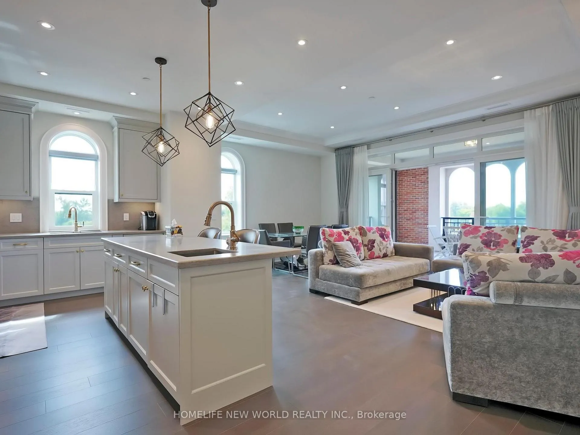 Photo 4 of Unit 401, 208 Main St. Unionville, Markham, Unionville — HOMEH