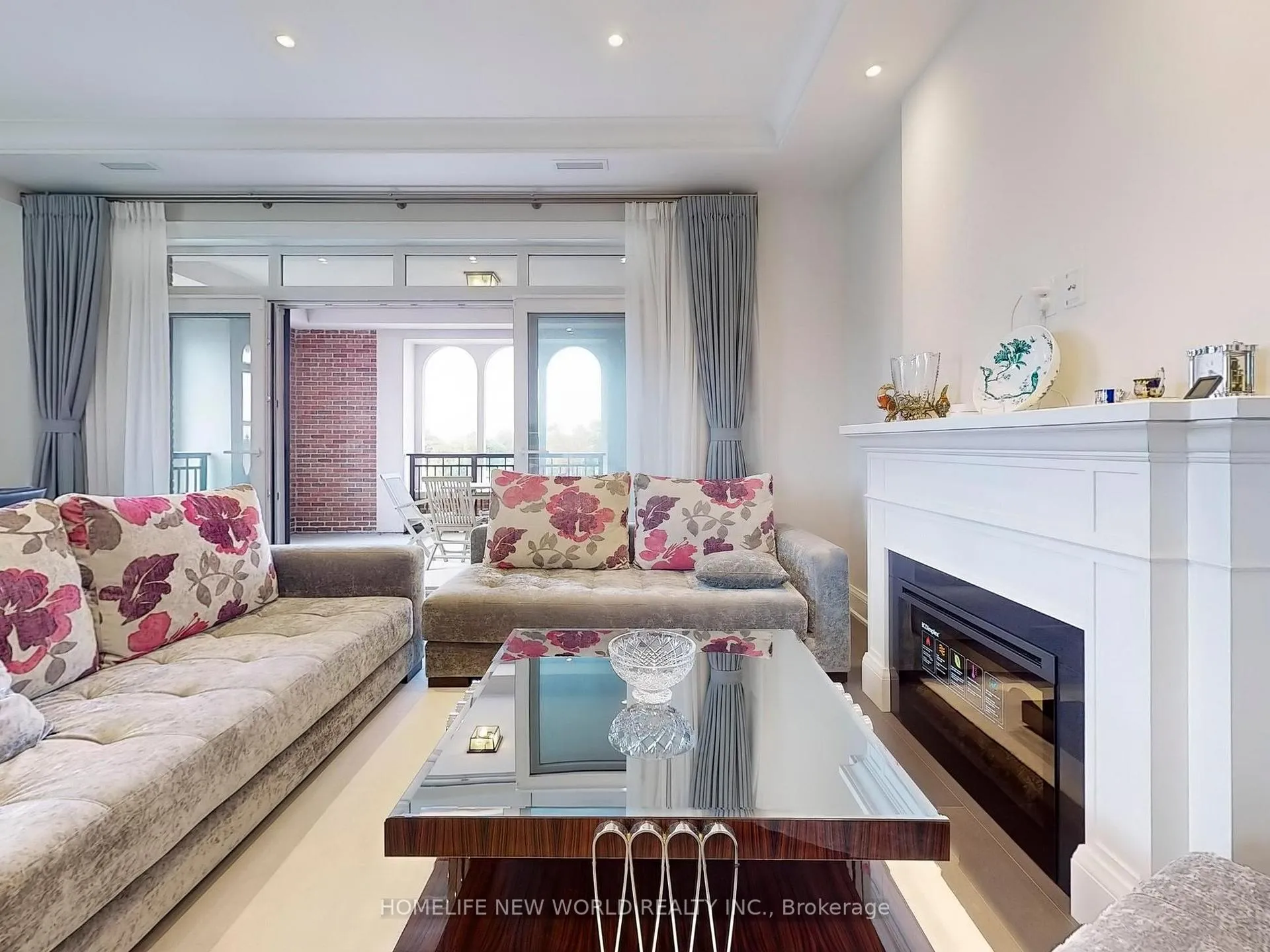 Photo 5 of Unit 401, 208 Main St. Unionville, Markham, Unionville — HOMEH