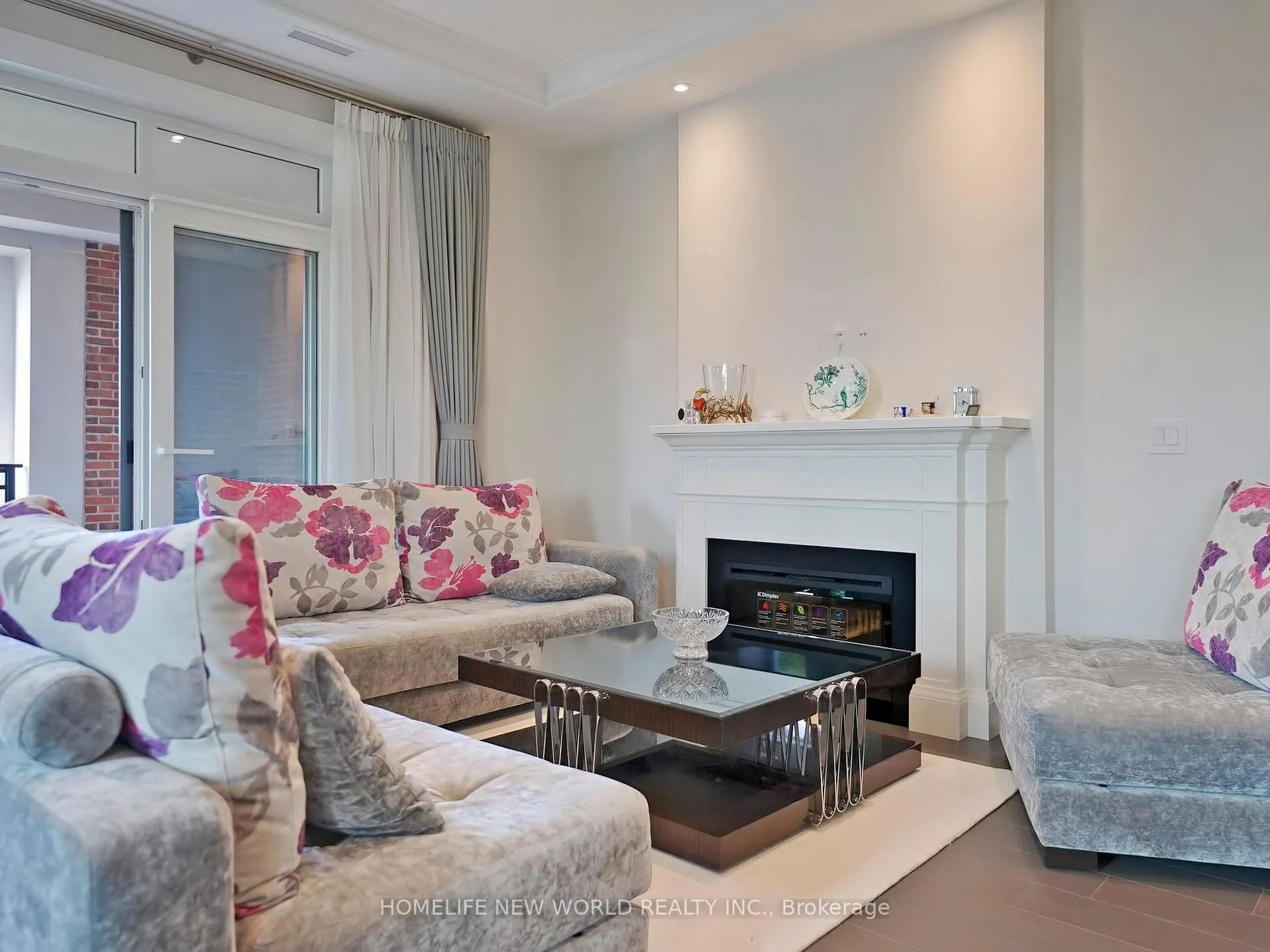 Photo 6 of Unit 401, 208 Main St. Unionville, Markham, Unionville — HOMEH