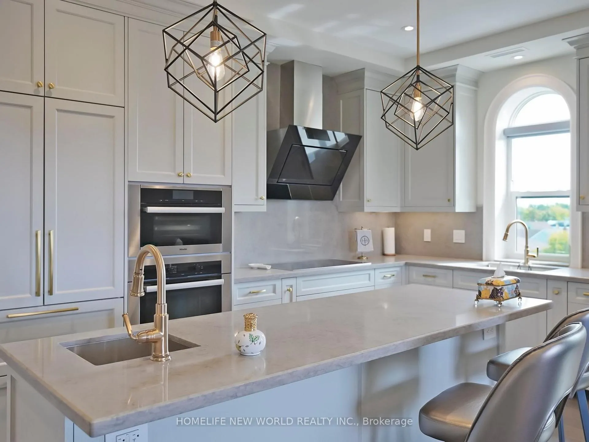 Photo 11 of Unit 401, 208 Main St. Unionville, Markham, Unionville — HOMEH