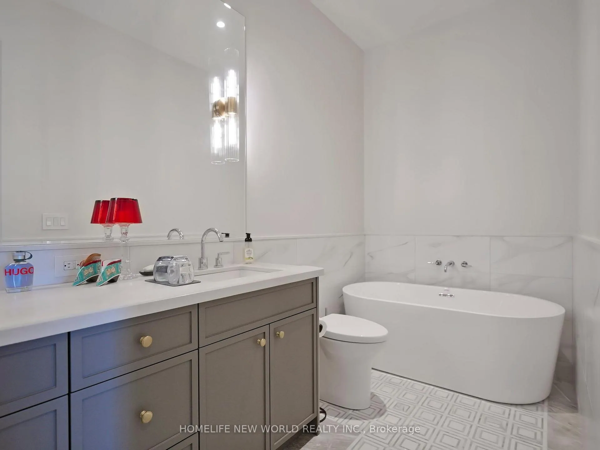 Photo 15 of Unit 401, 208 Main St. Unionville, Markham, Unionville — HOMEH