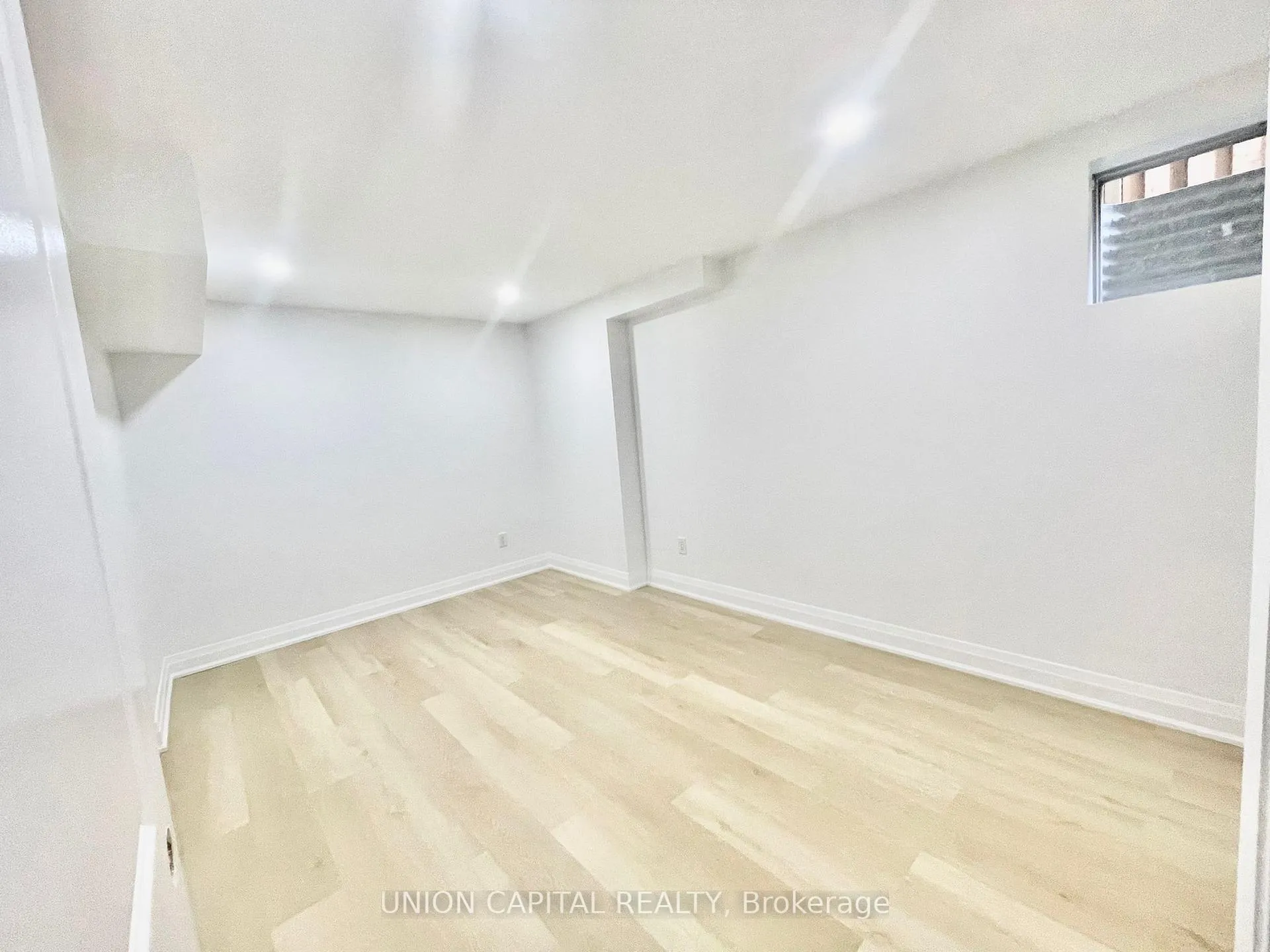 Photo 7 of Unit Lower, 3594 Upperdale Park, Mississauga, Erin Mills — HOMEH