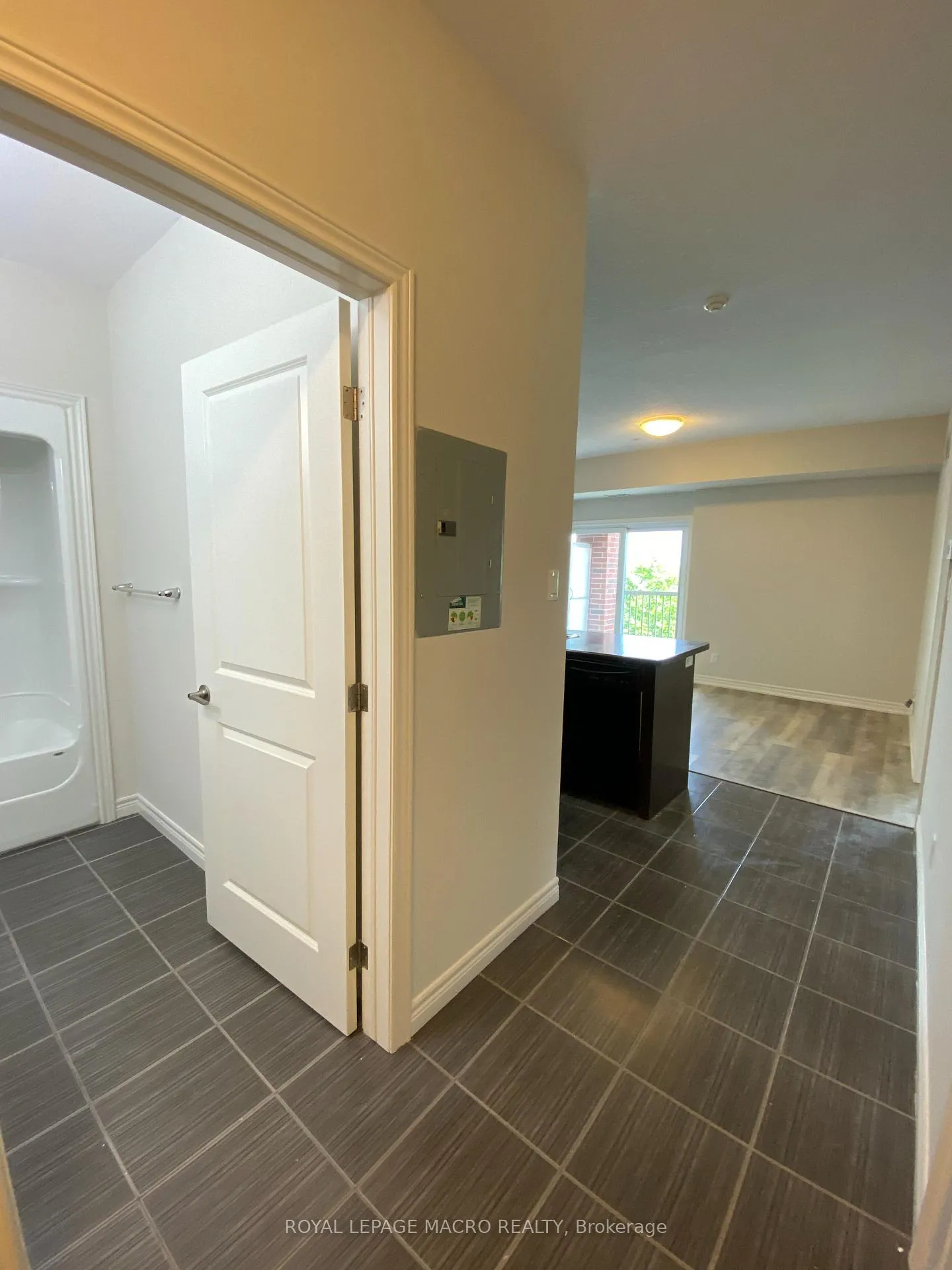 Photo 7 of Unit 314, 3200 Regional Road 56, Hamilton, Binbrook — HOMEH