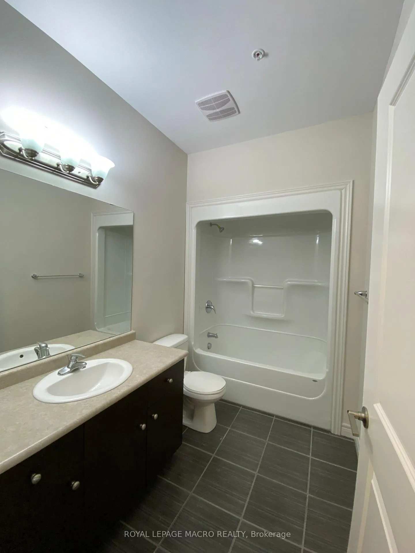 Photo 8 of Unit 314, 3200 Regional Road 56, Hamilton, Binbrook — HOMEH