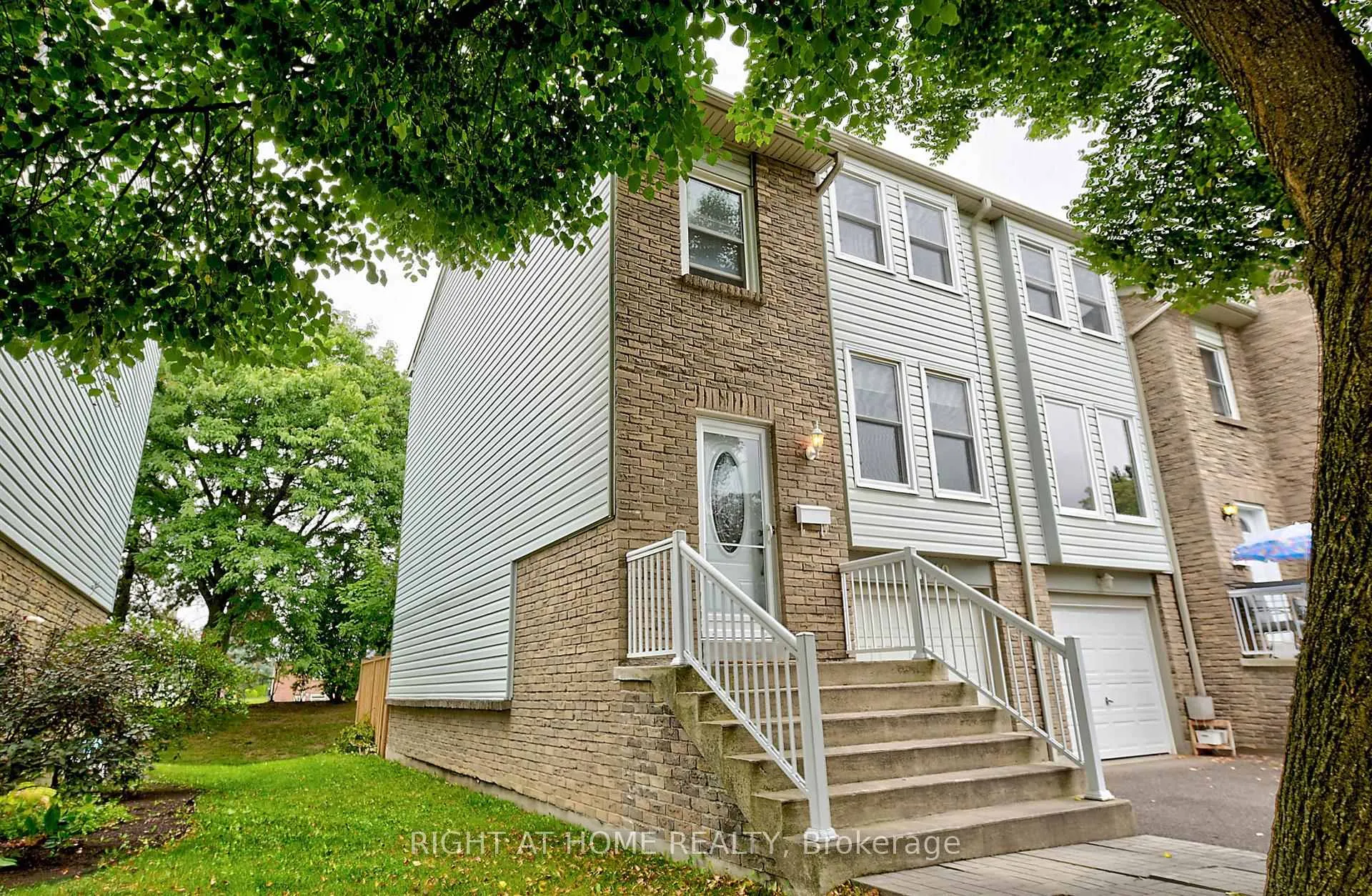 Photo 2 of Unit 10, 5878 Montevideo Road, Mississauga, Meadowvale — HOMEH