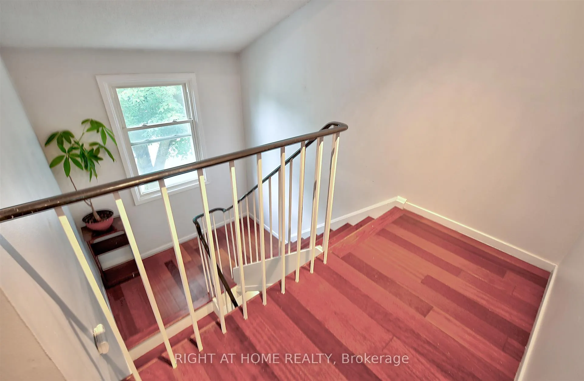 Photo 12 of Unit 10, 5878 Montevideo Road, Mississauga, Meadowvale — HOMEH